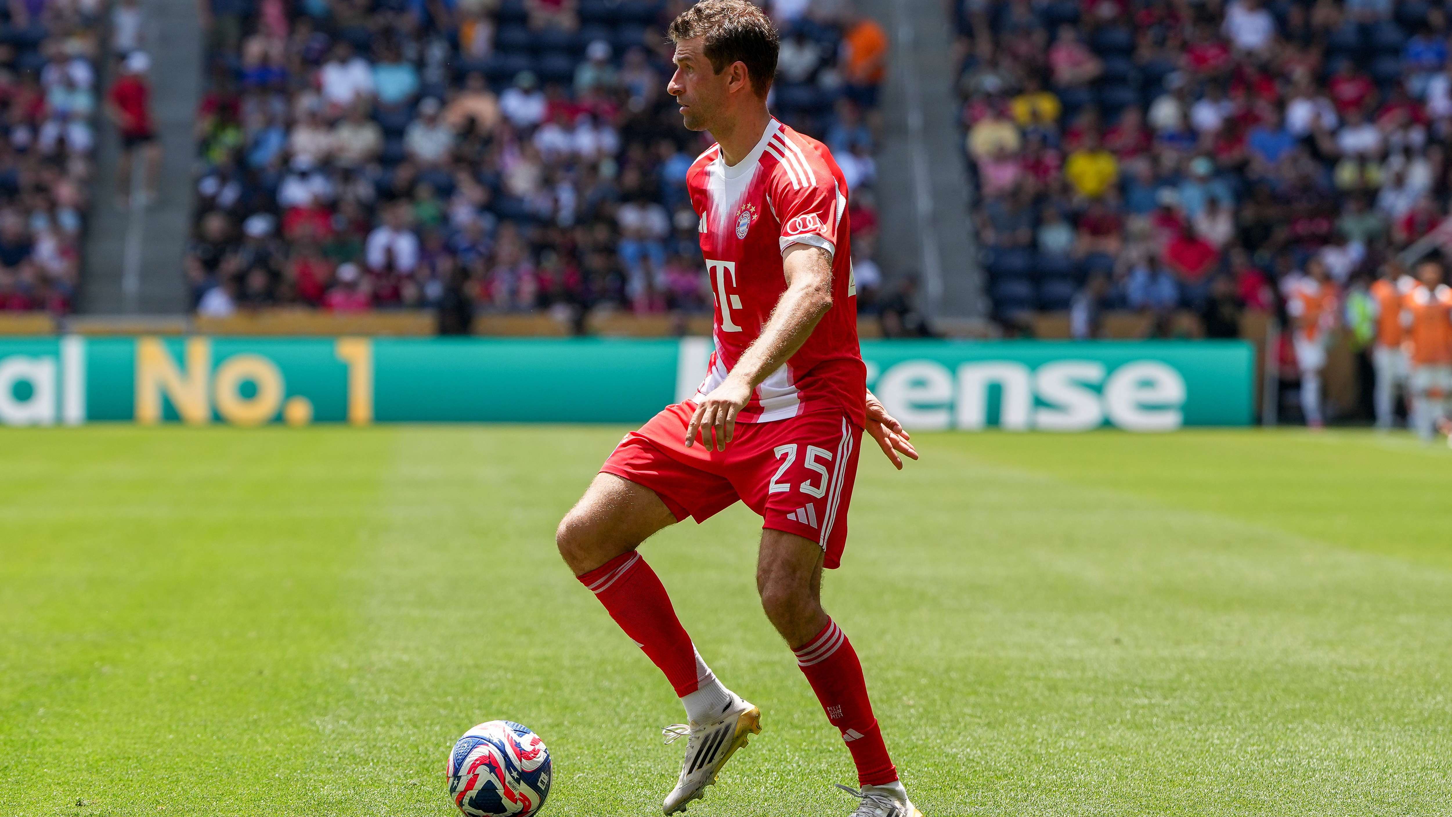 FC Bayern München v Auckland City FC: Group C - FIFA Club World Cup 2025