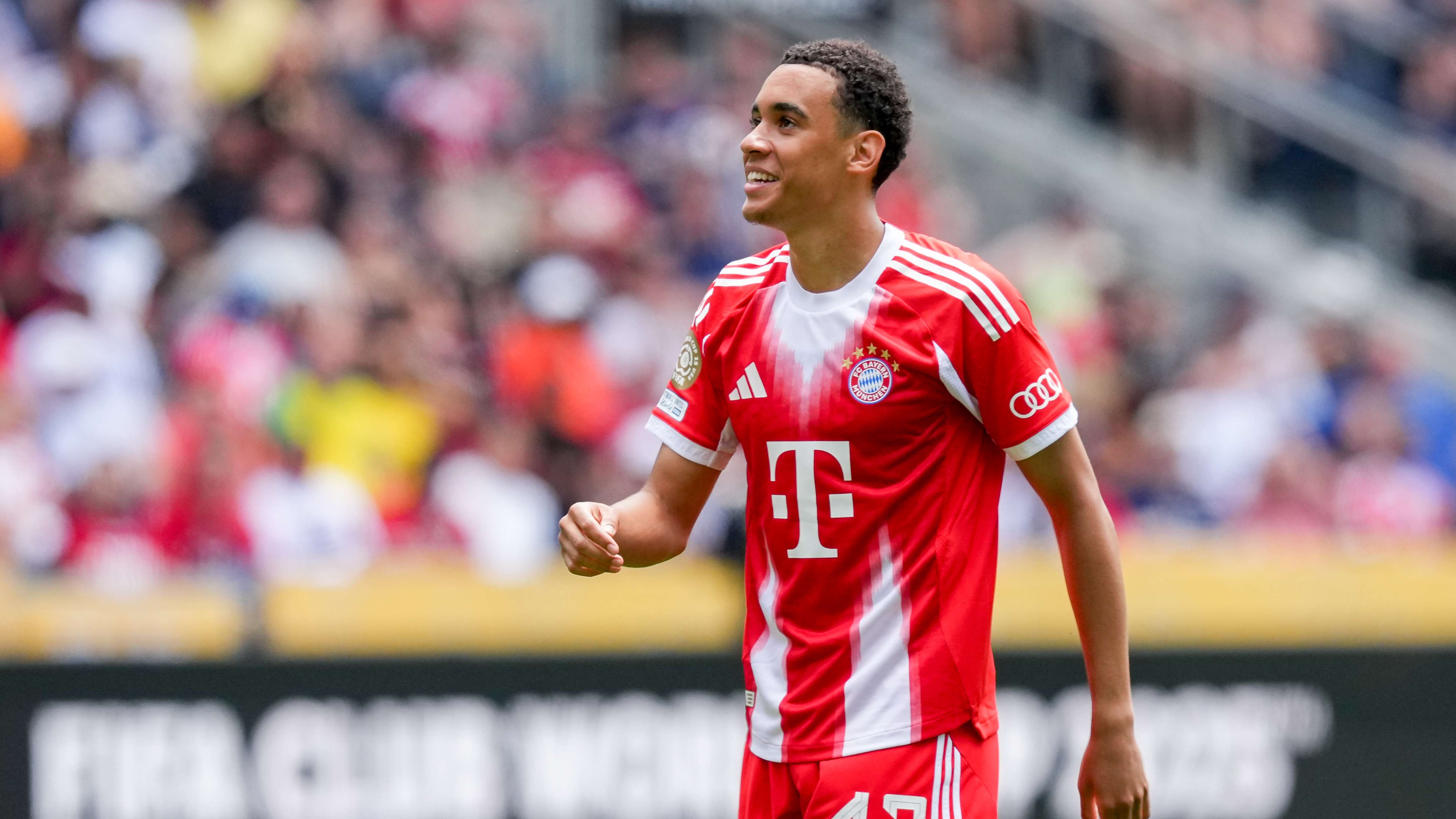 FC Bayern München v Auckland City FC: Group C - FIFA Club World Cup 2025