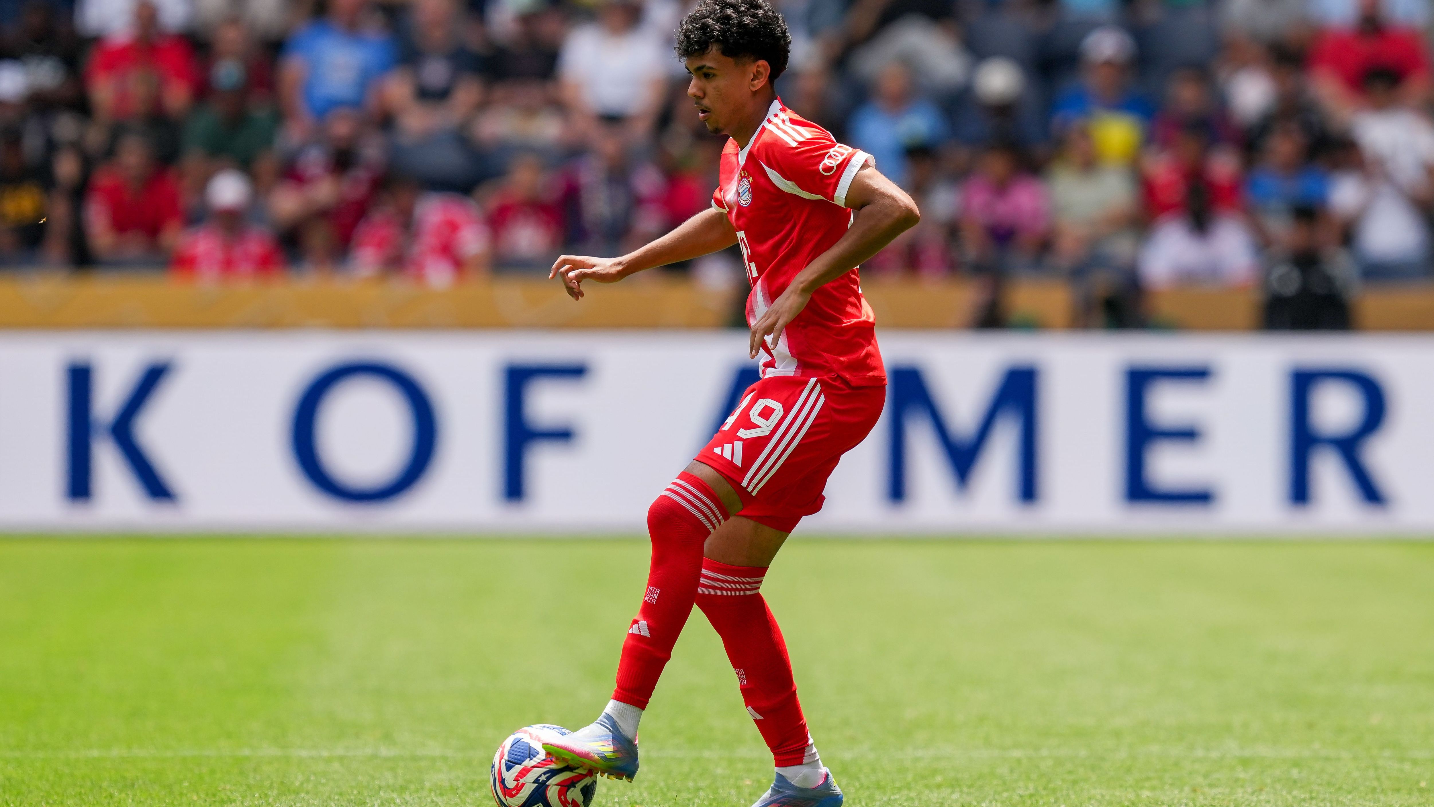 FC Bayern München v Auckland City FC: Group C - FIFA Club World Cup 2025