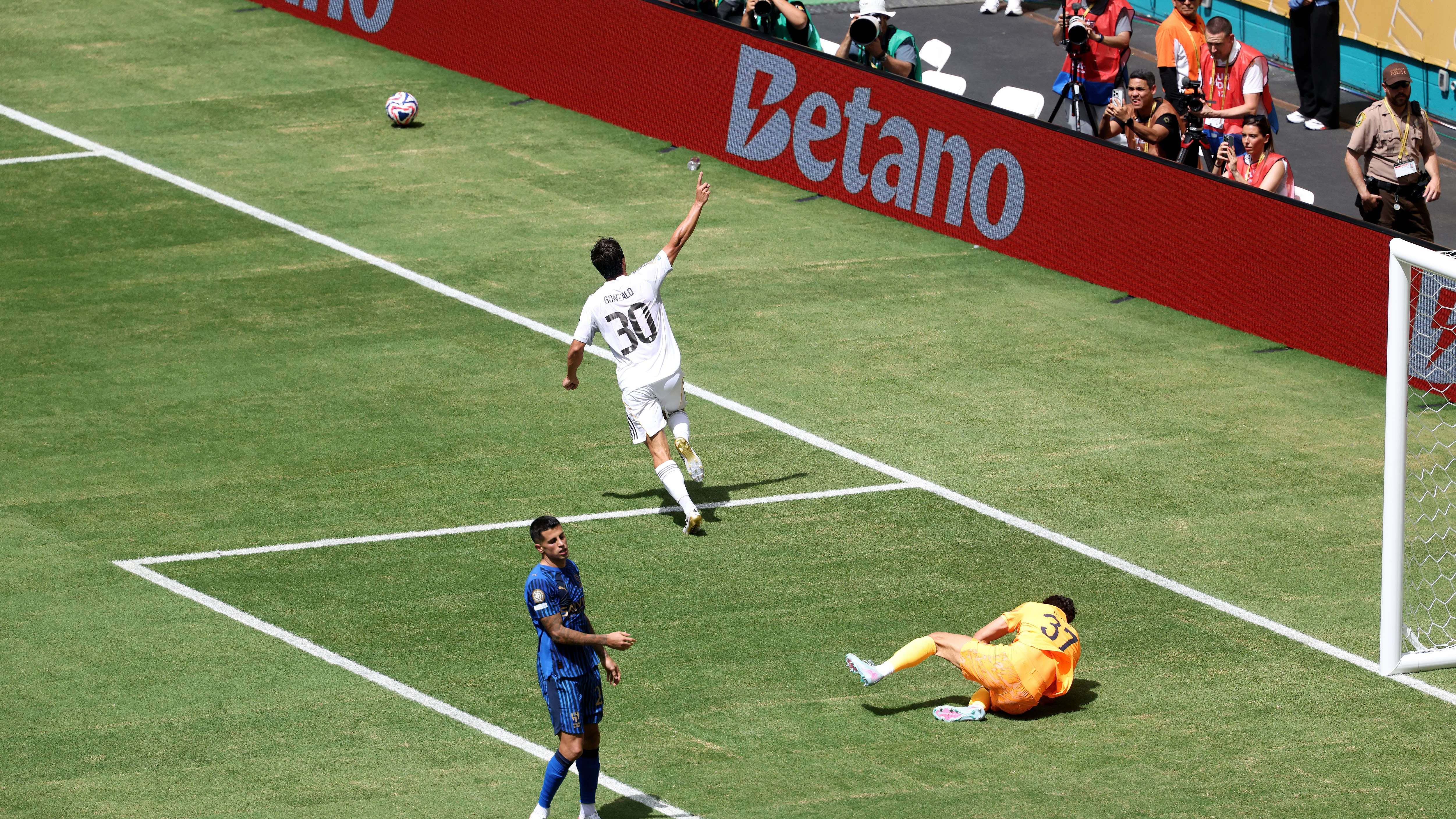 Real Madrid CF v Al Hilal: Group H - FIFA Club World Cup 2025