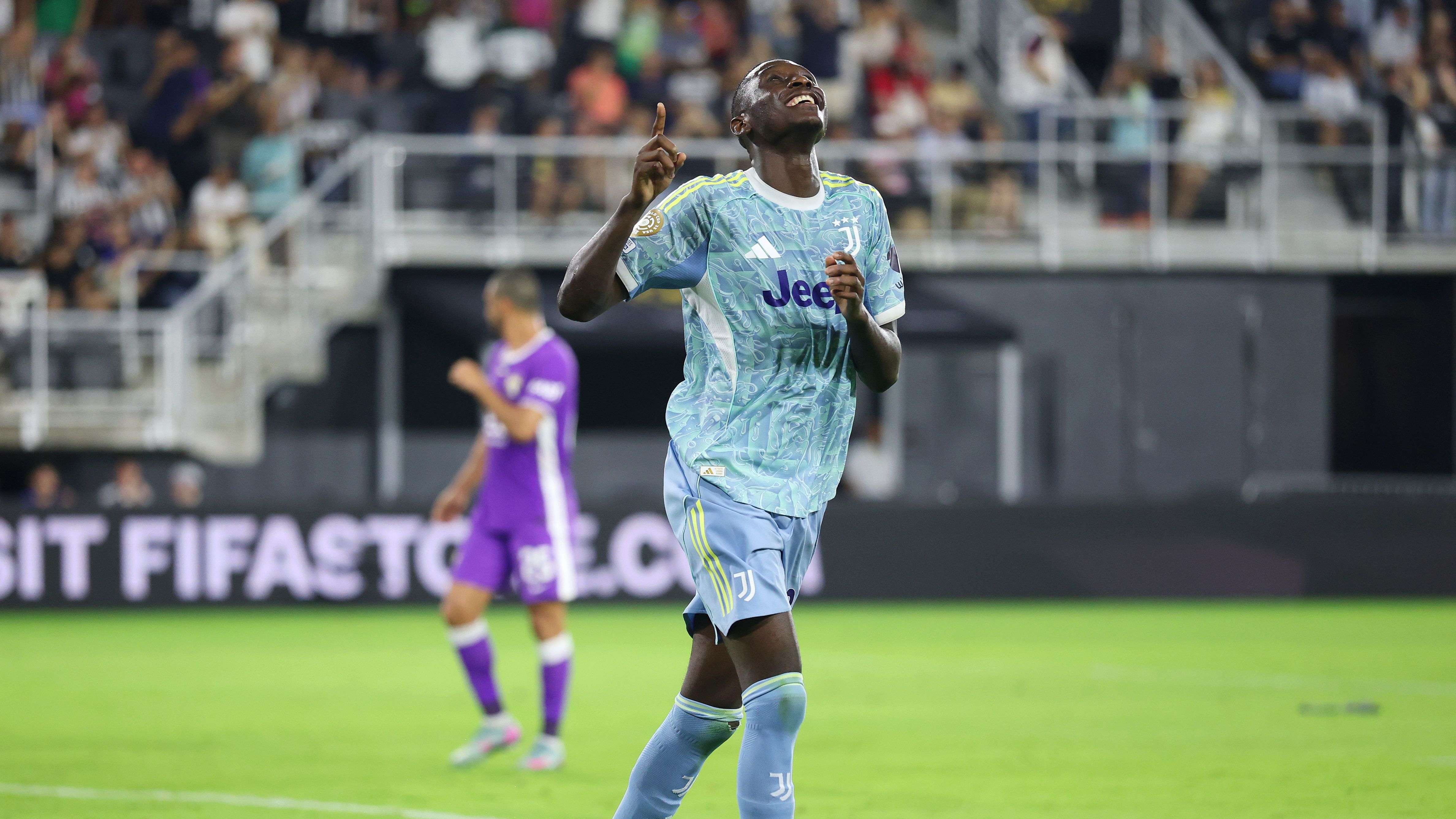 Al Ain FC v Juventus FC: Group G - FIFA Club World Cup 2025