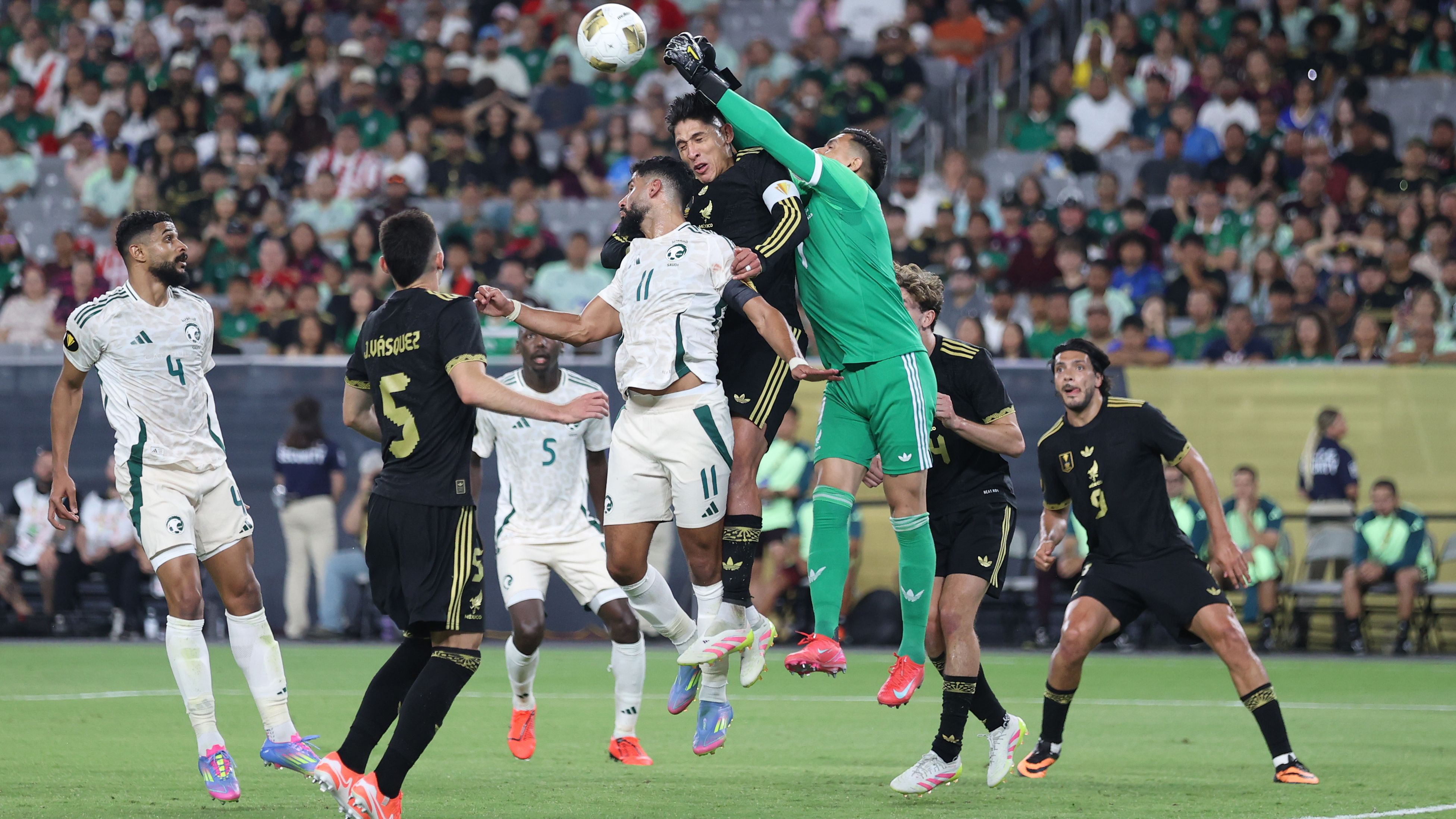 تحديثات طبية للمنتخب السعودي: نجاح جراحة العقيدي واستمرار تأهيل آل حجي والهمامي