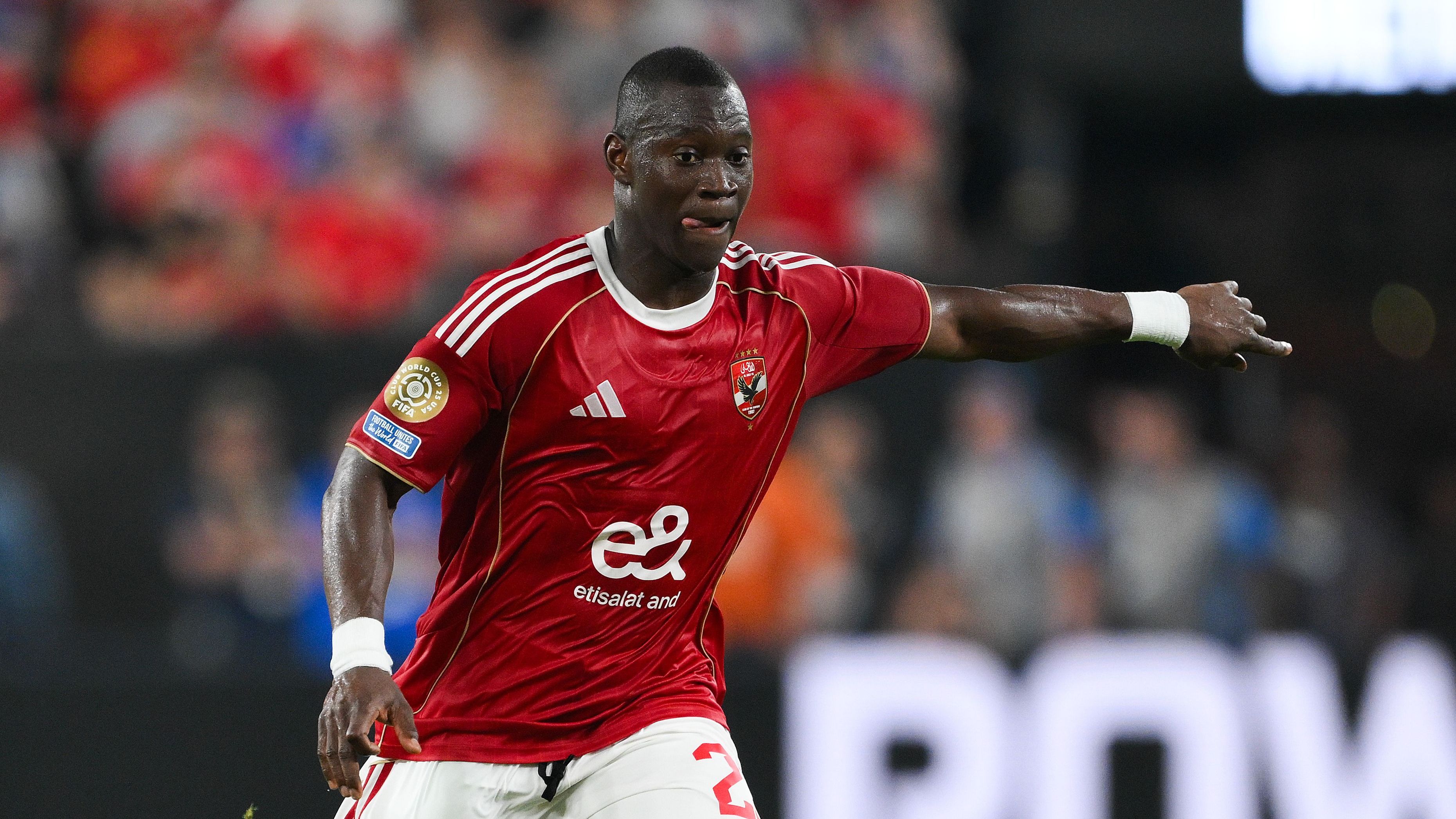 Aly Diang negocia renovación con Al Ahly en Egipto