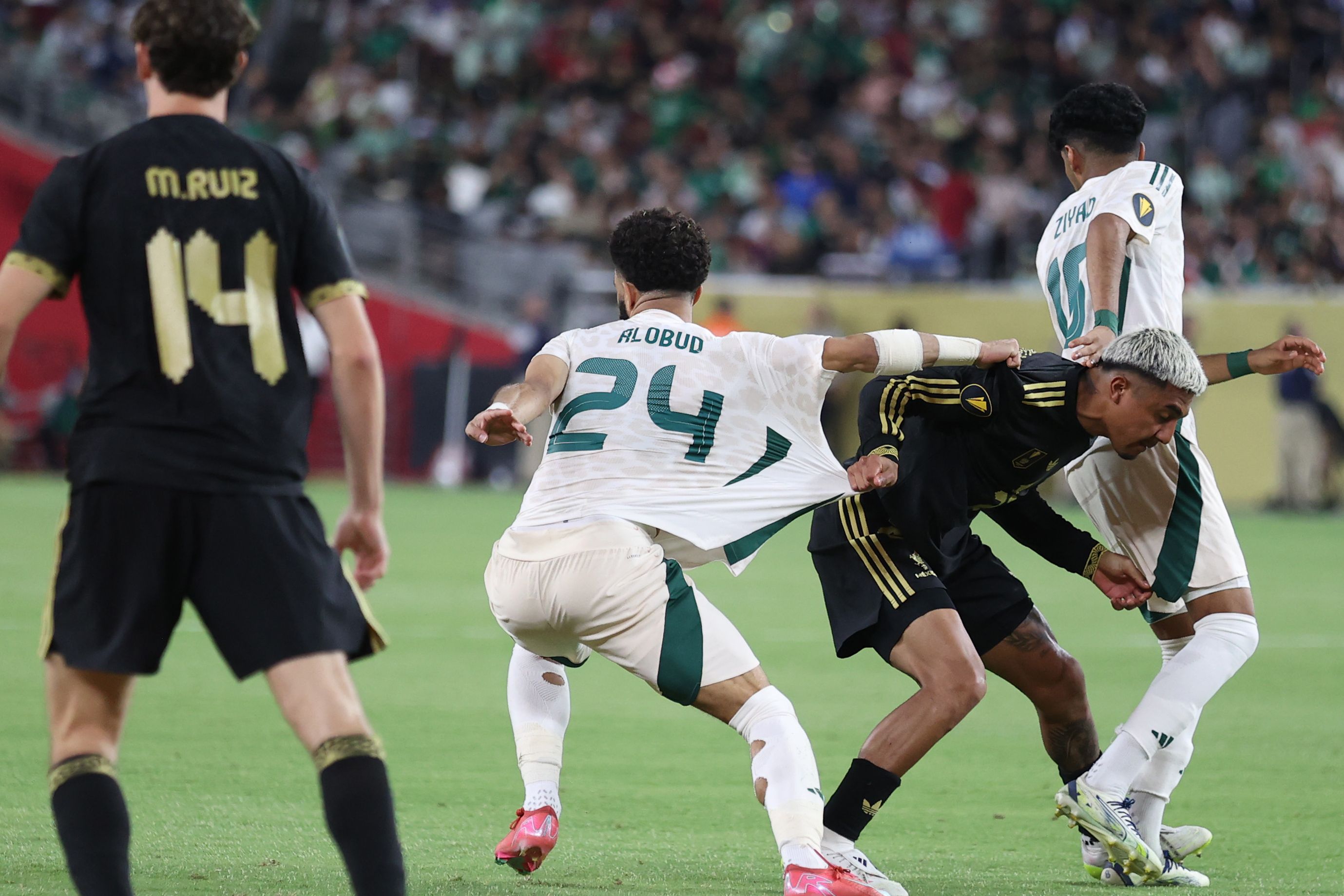 بين التاريخ والصدمة