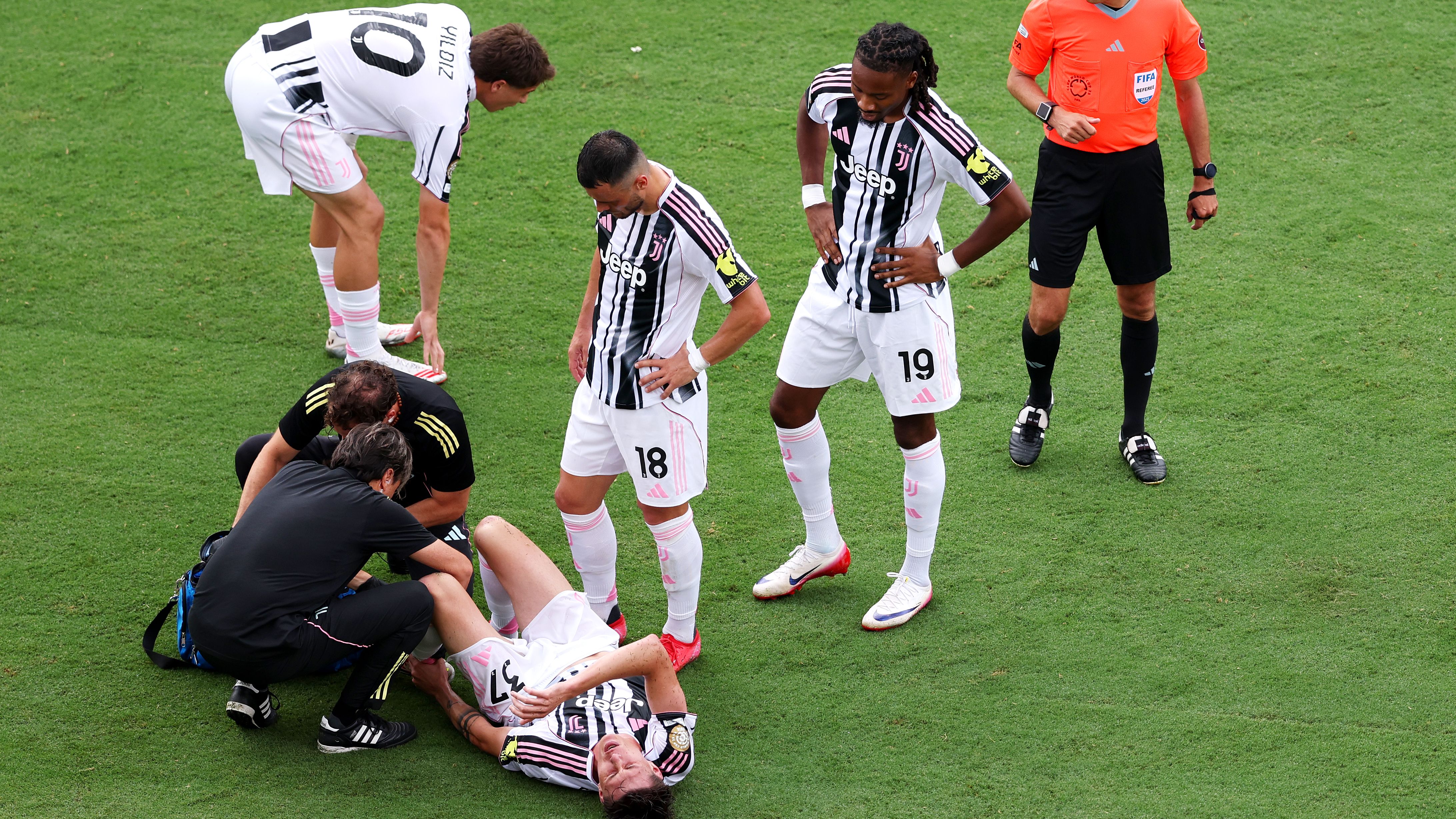 Juventus FC v Manchester City FC: Group G - FIFA Club World Cup 2025