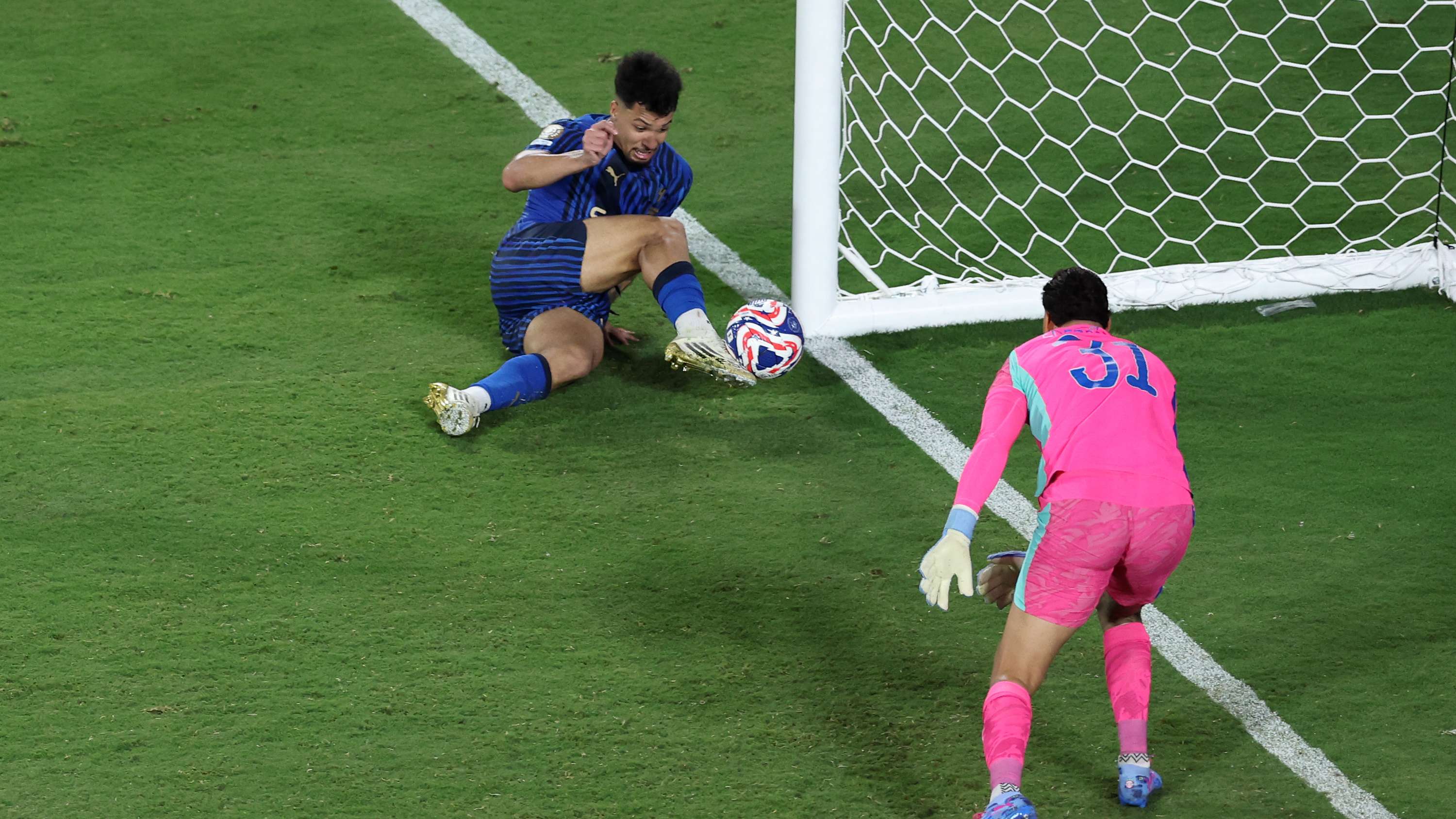 Manchester City FC v Al-Hilal: Round Of 16 - FIFA Club World Cup 2025