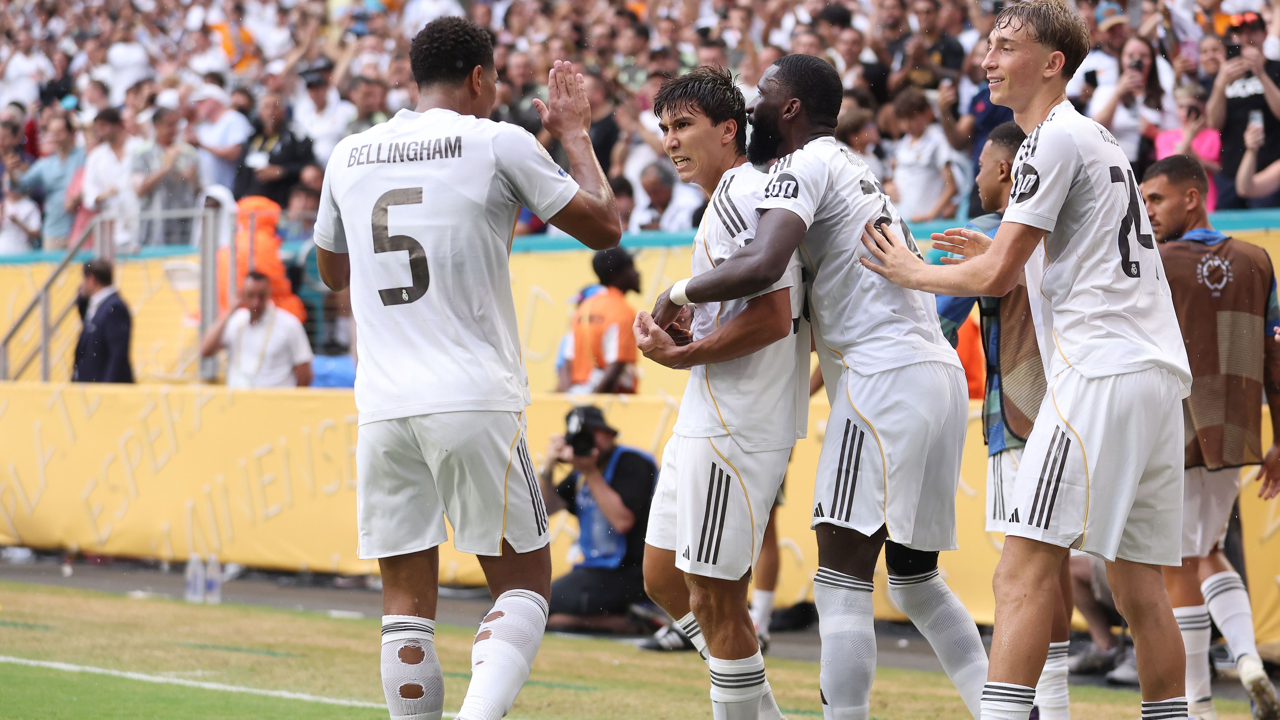 Real Madrid CF v Juventus FC: Round Of 16 - FIFA Club World Cup 2025