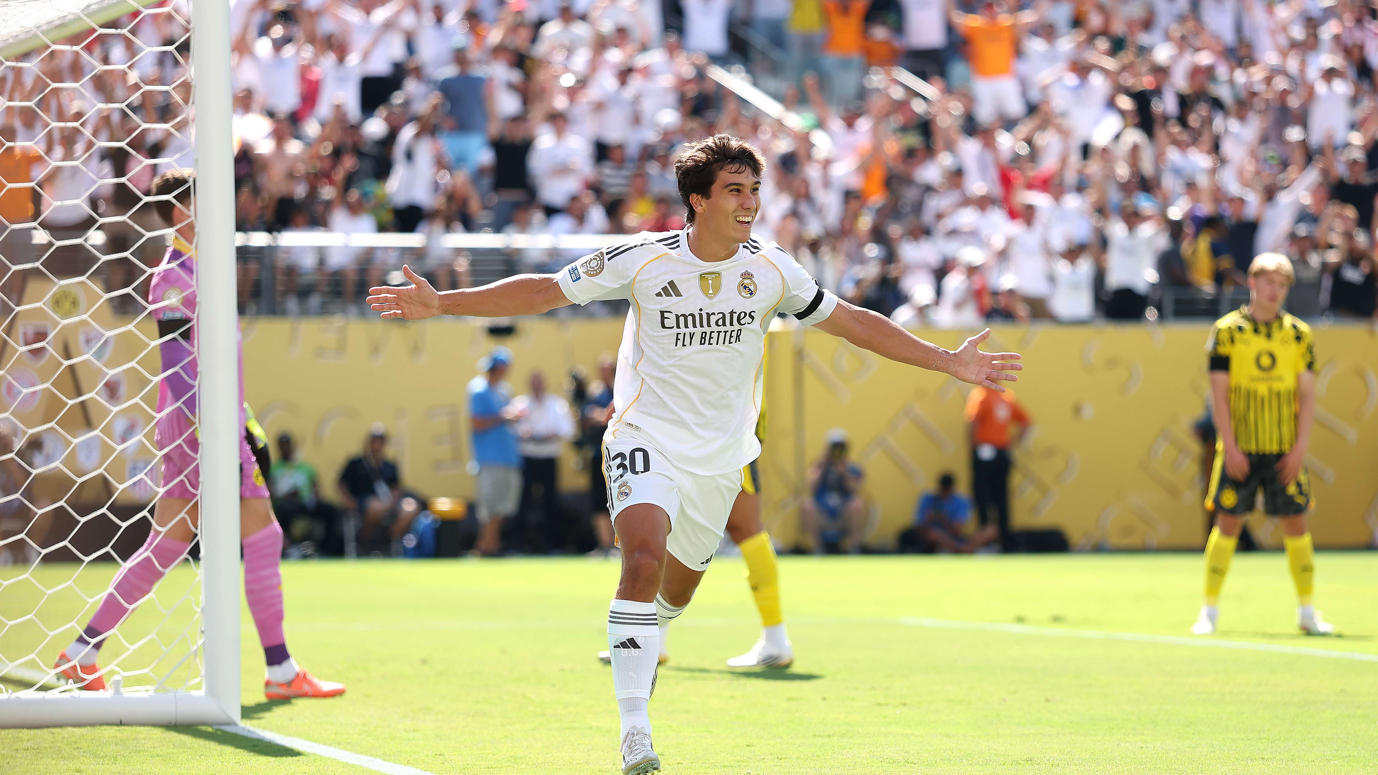 Real Madrid CF v Borussia Dortmund: Quarter Final - FIFA Club World Cup 2025