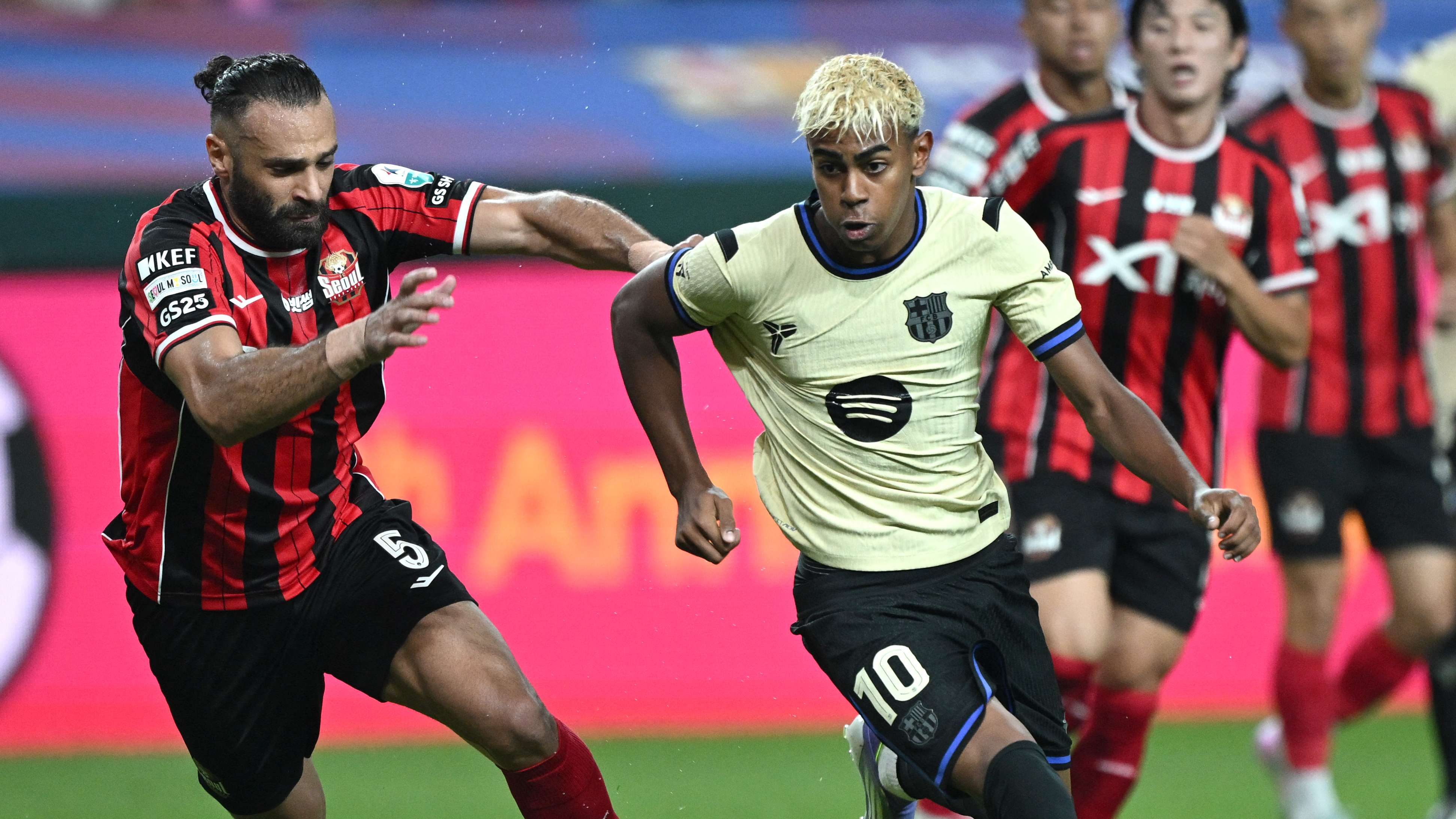 FBL-KOR-ESP-BARCELONA-SEOUL