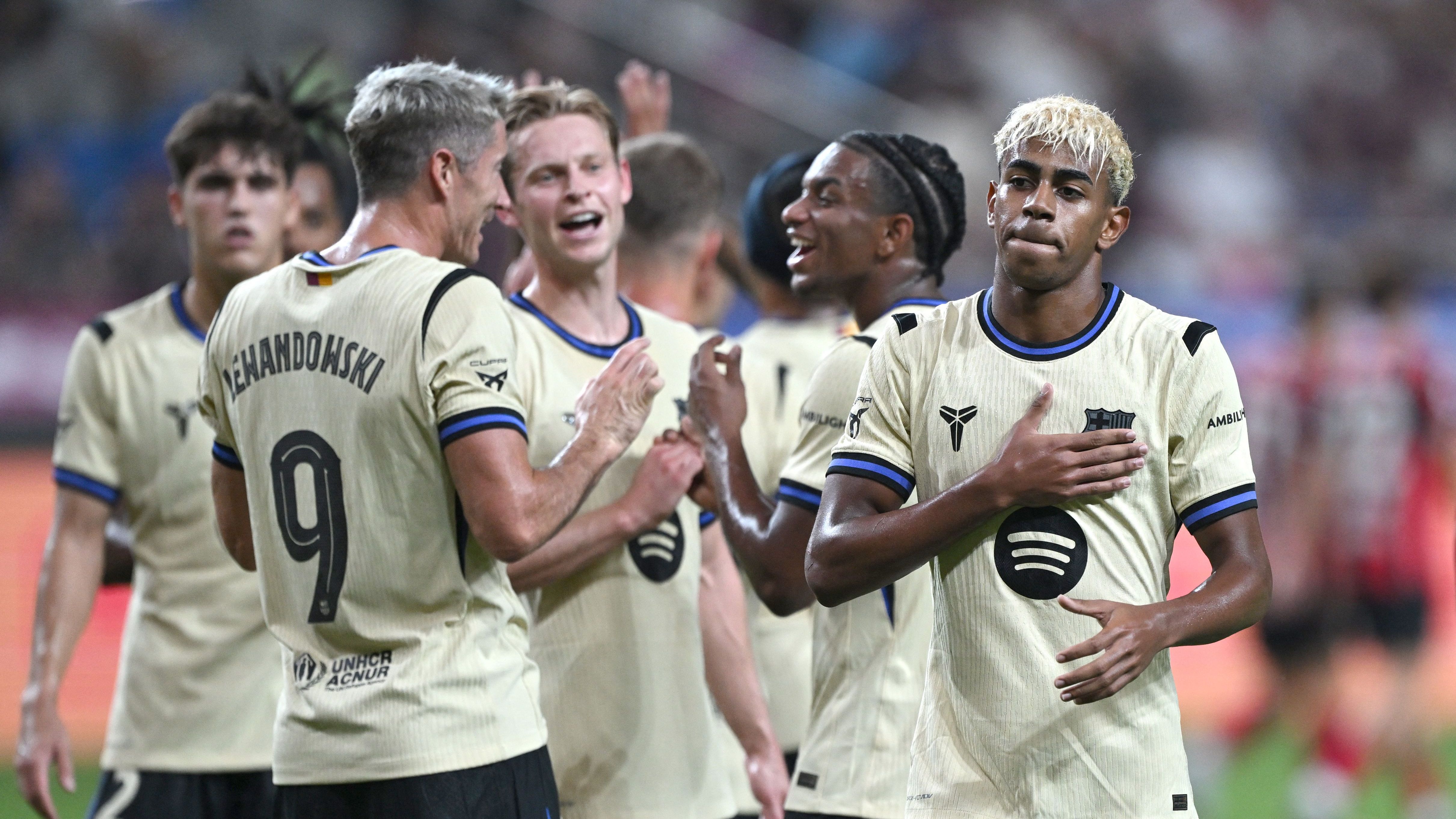 FBL-KOR-ESP-BARCELONA-SEOUL