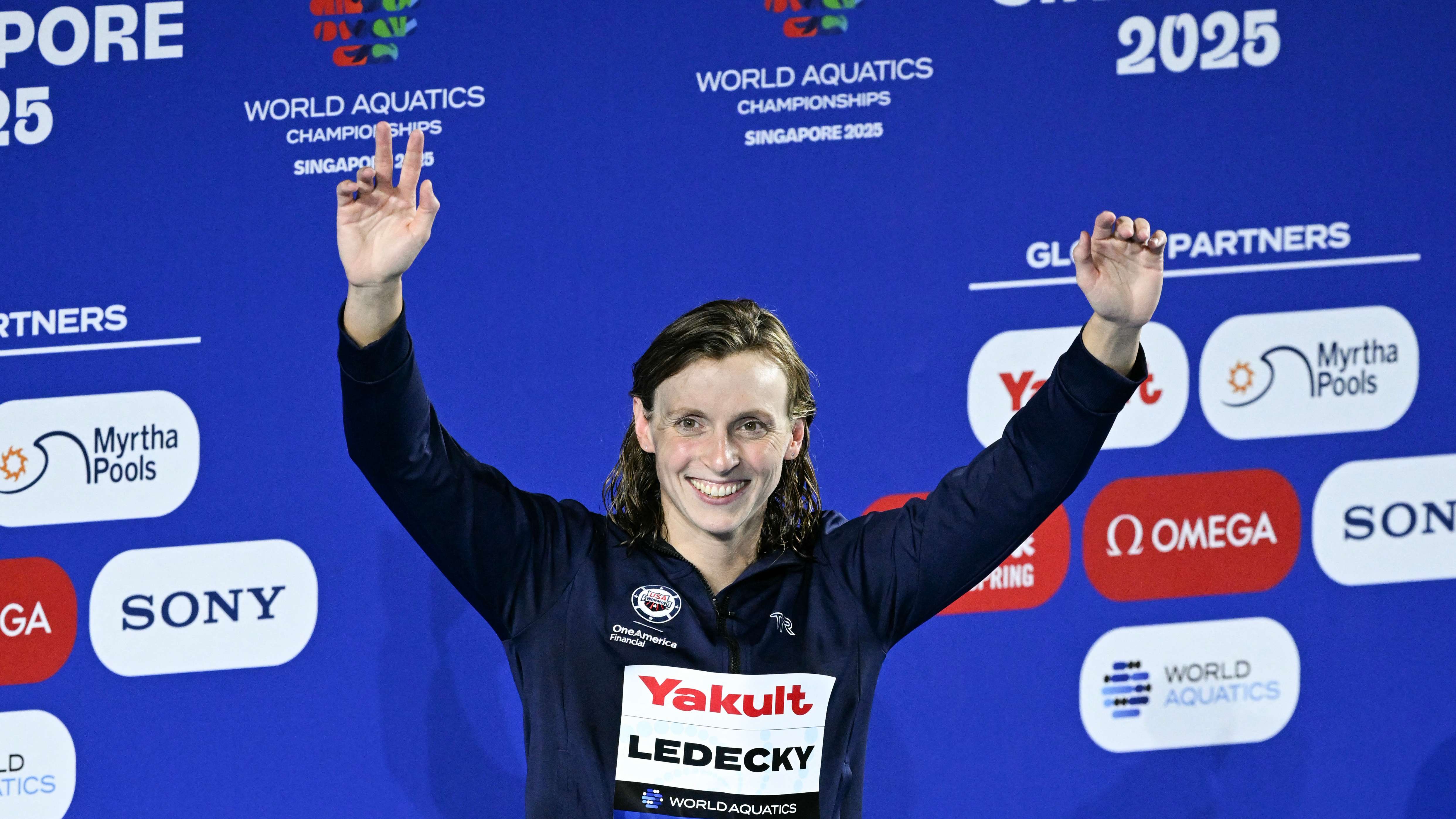 SWIM-WORLD-2025-PODIUM