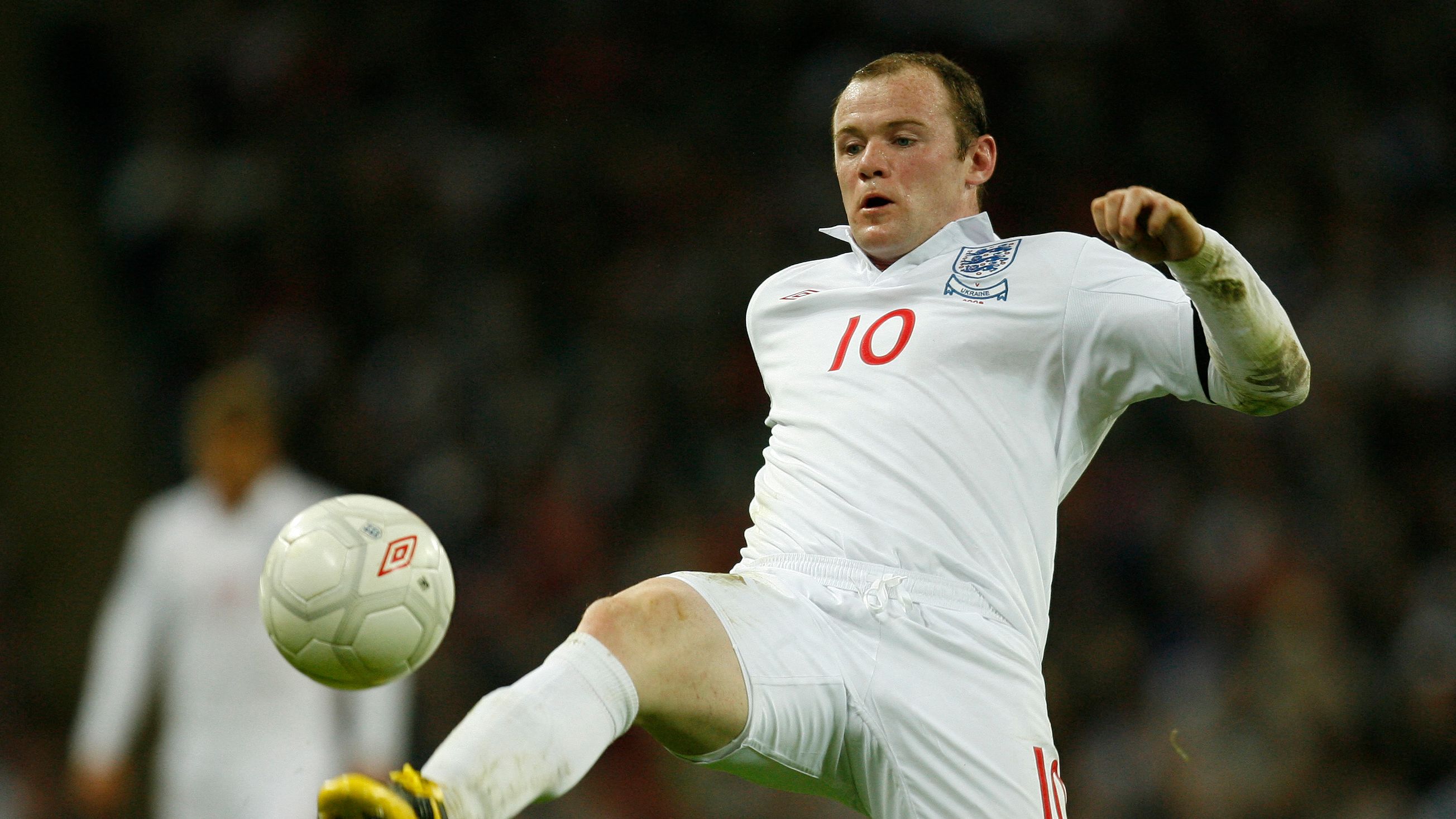 TOPSHOT-FBL-WC2010-ENG-UKRAINE