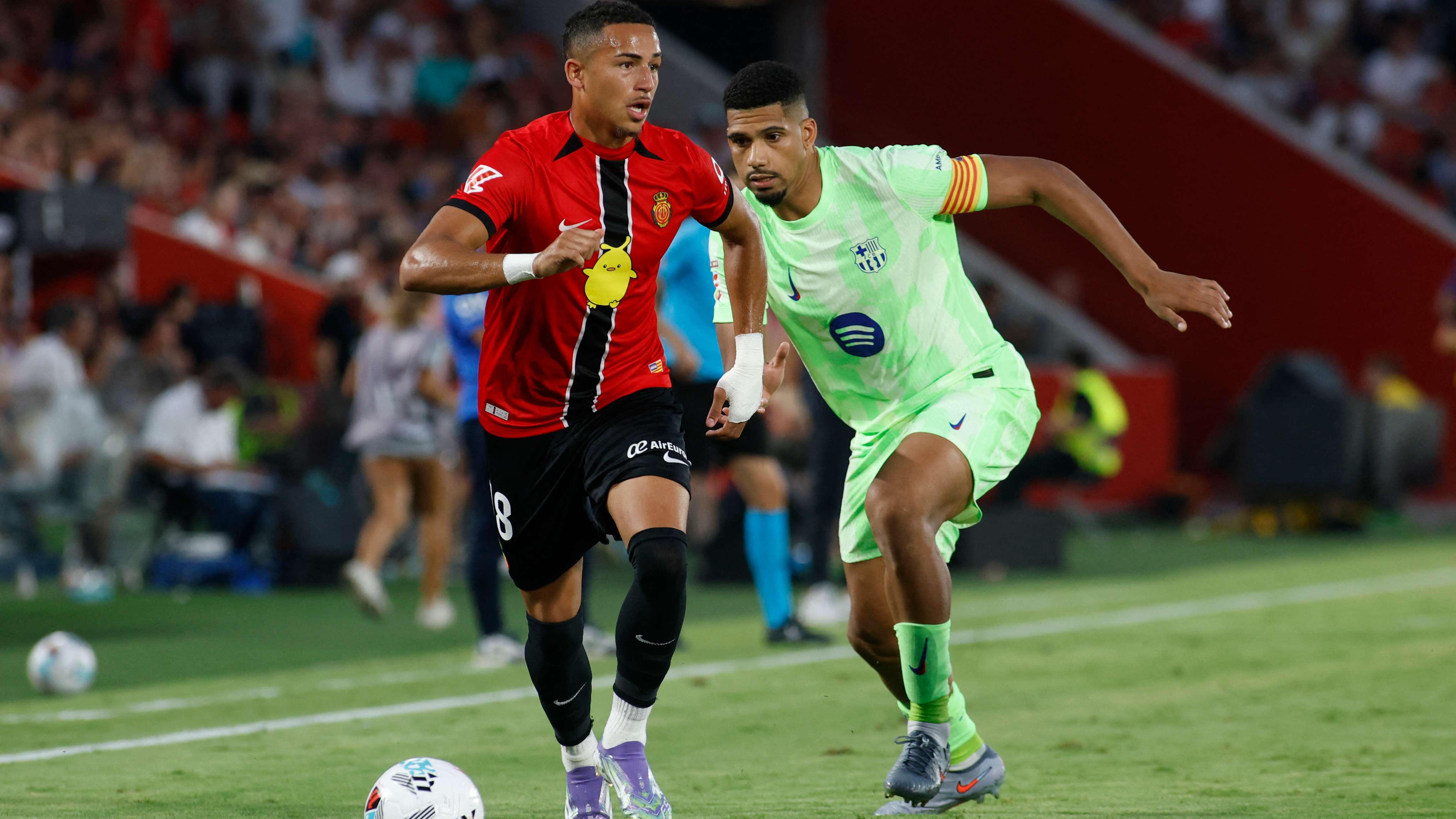 FBL-ESP-LIGA-MALLORCA-BARCELONA