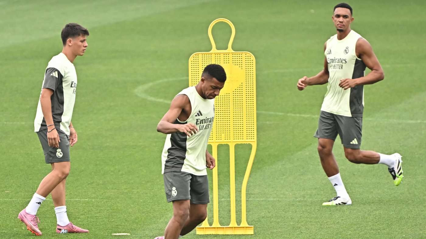 Trent Alexander-Arnold entrenando con Real Madrid
