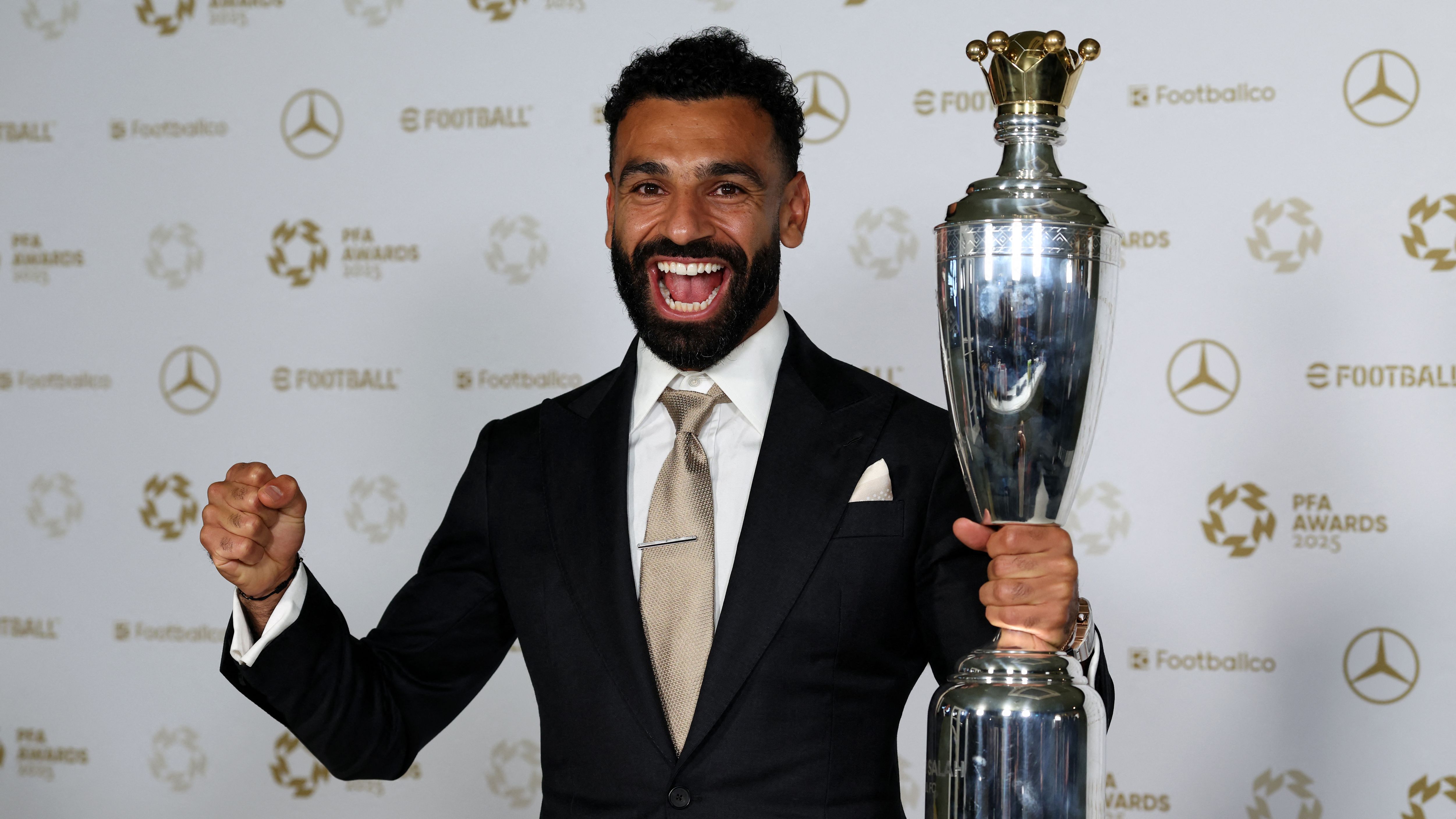 BRITAIN-FBL-AWARD