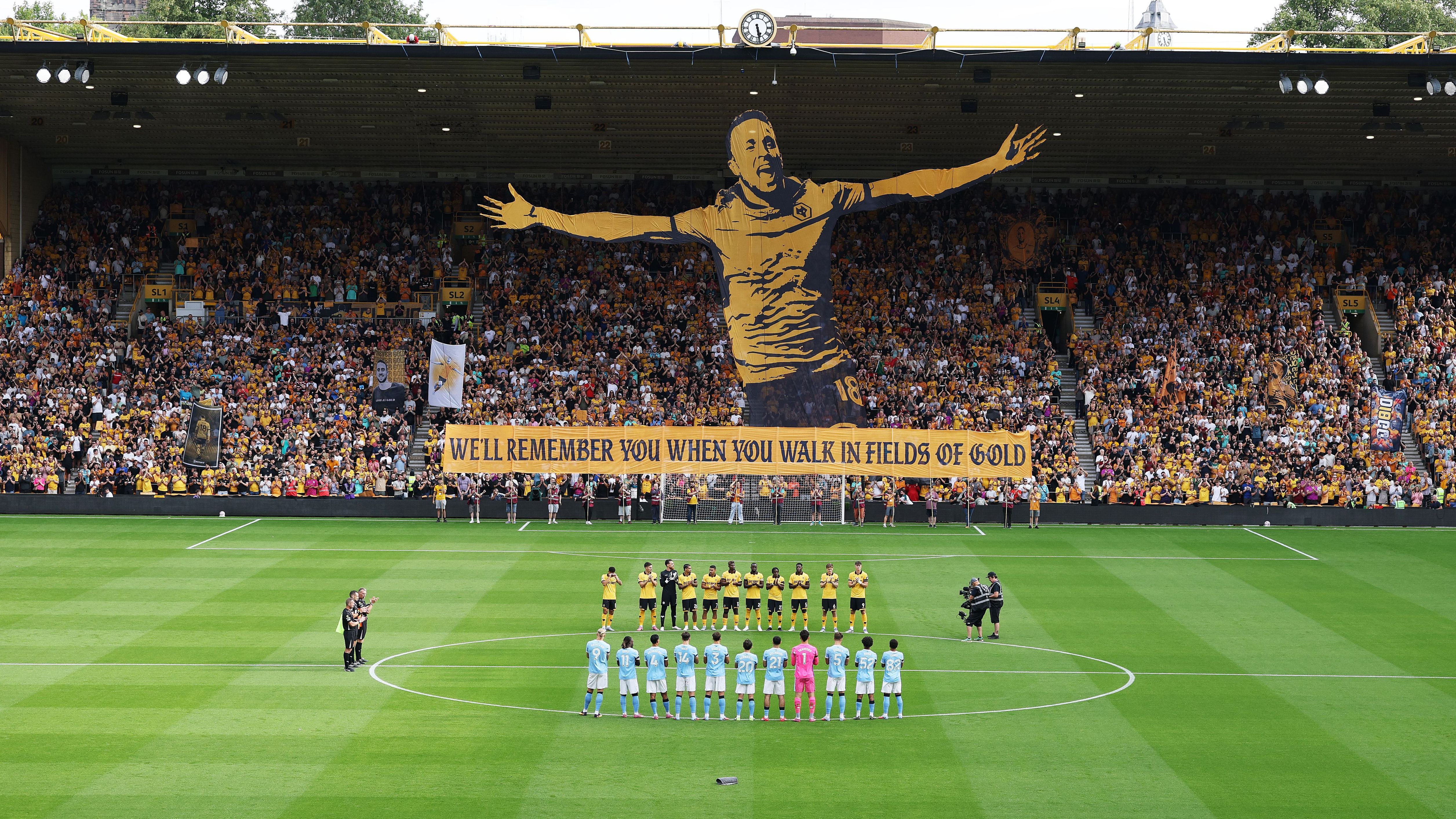Wolverhampton Wanderers v Manchester City - Premier League