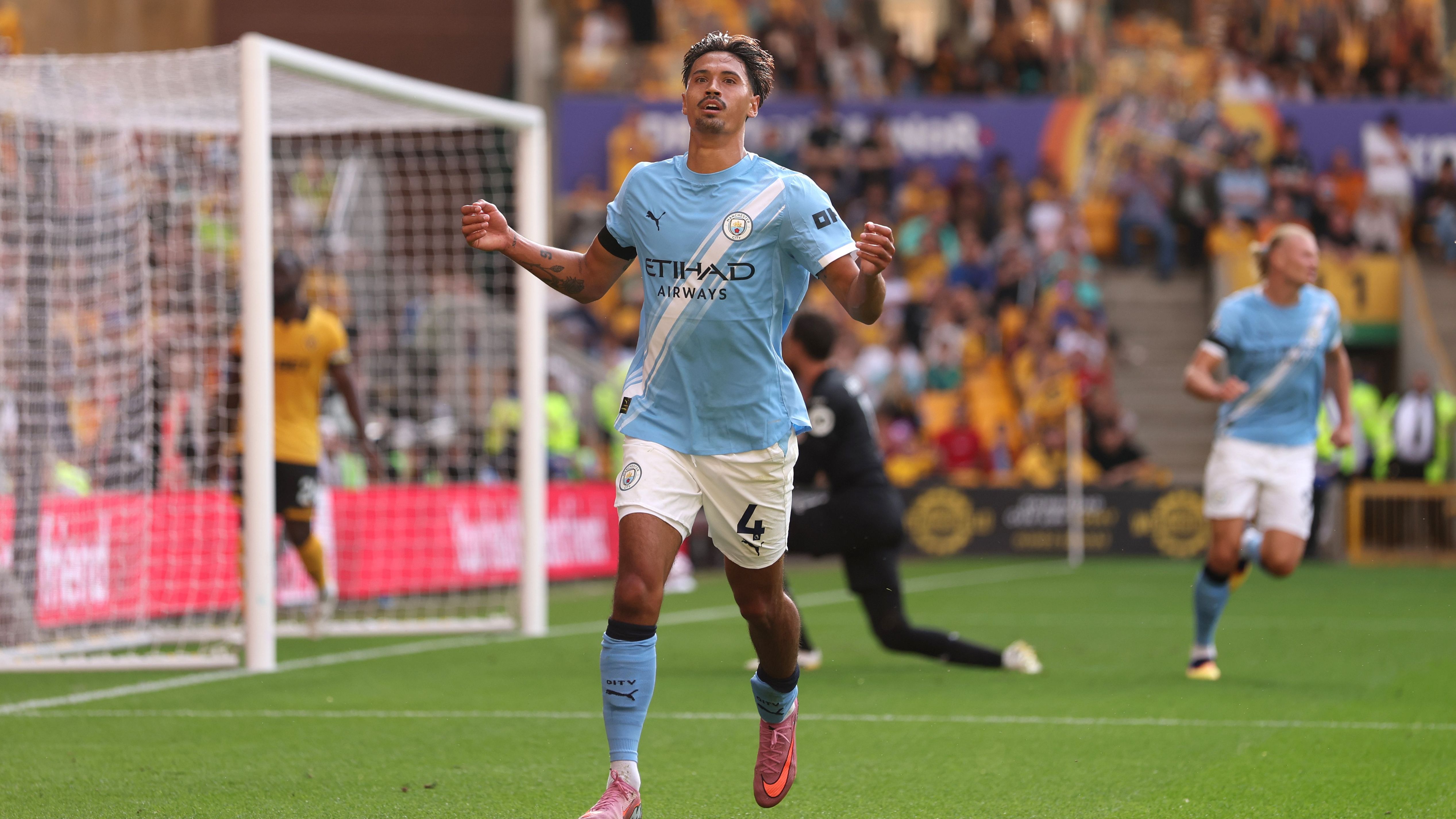 Wolverhampton Wanderers v Manchester City - Premier League