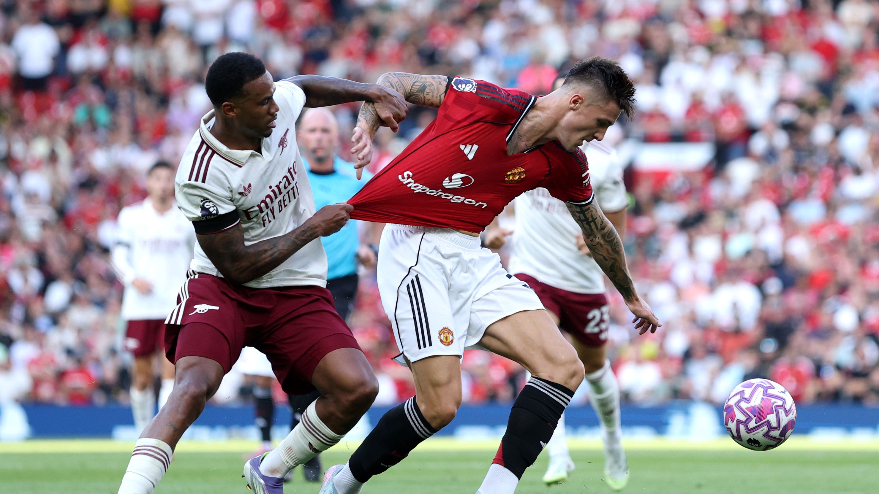 Manchester United v Arsenal - Premier League