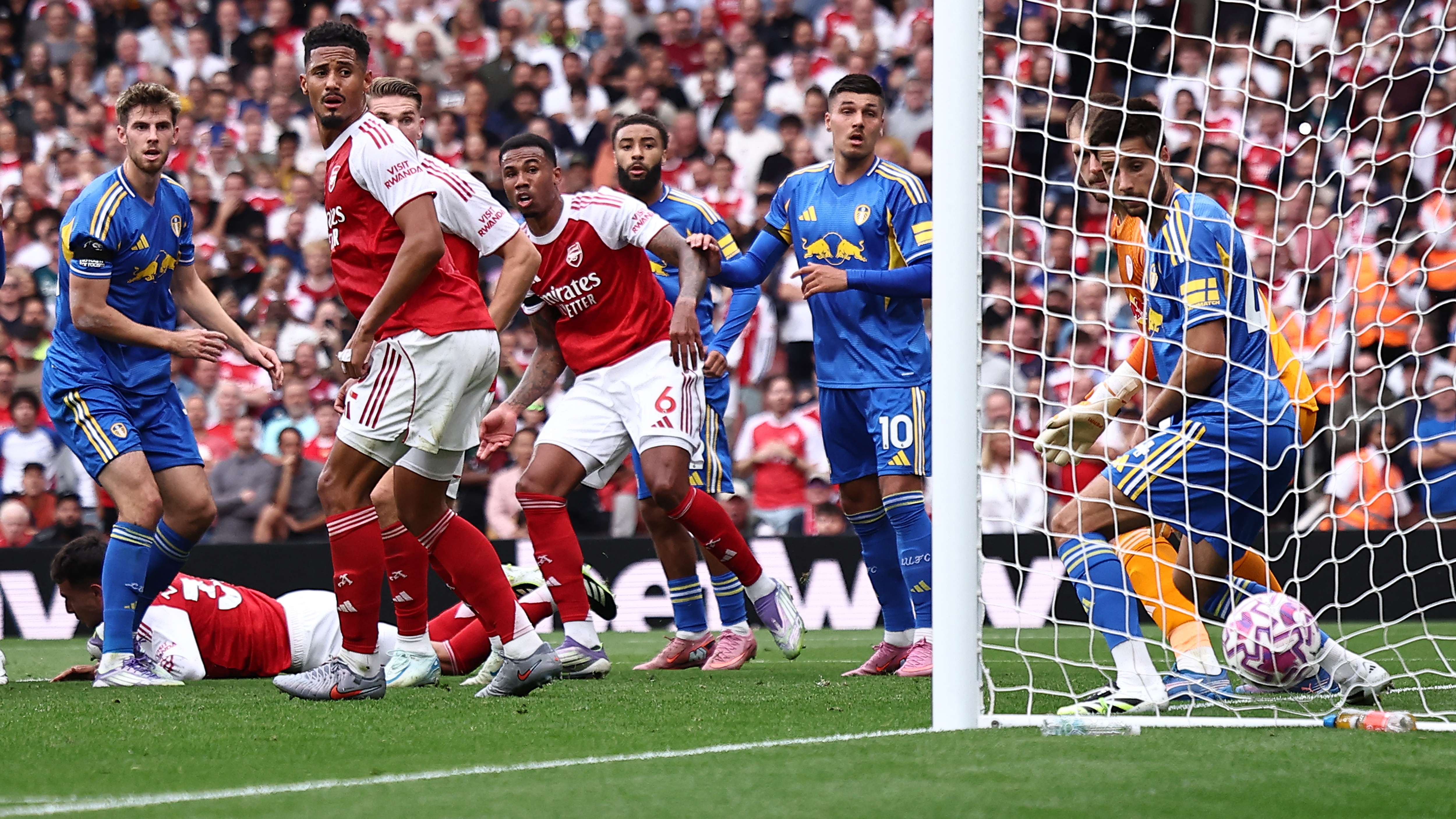 FBL-ENG-PR-ARSENAL-LEEDS