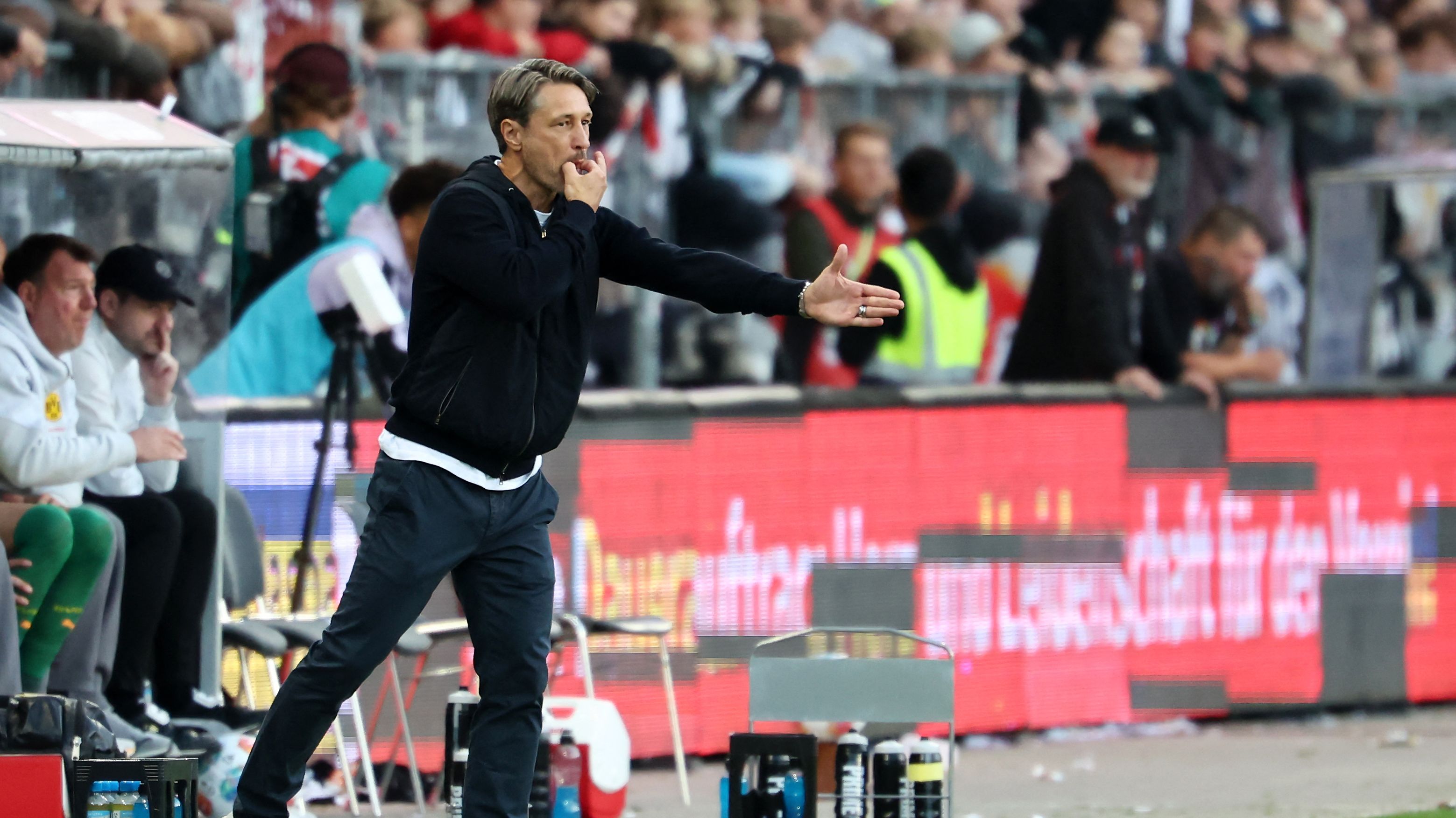 FBL-GER-BUNDESLIGA-ST PAULI-DORTMUND