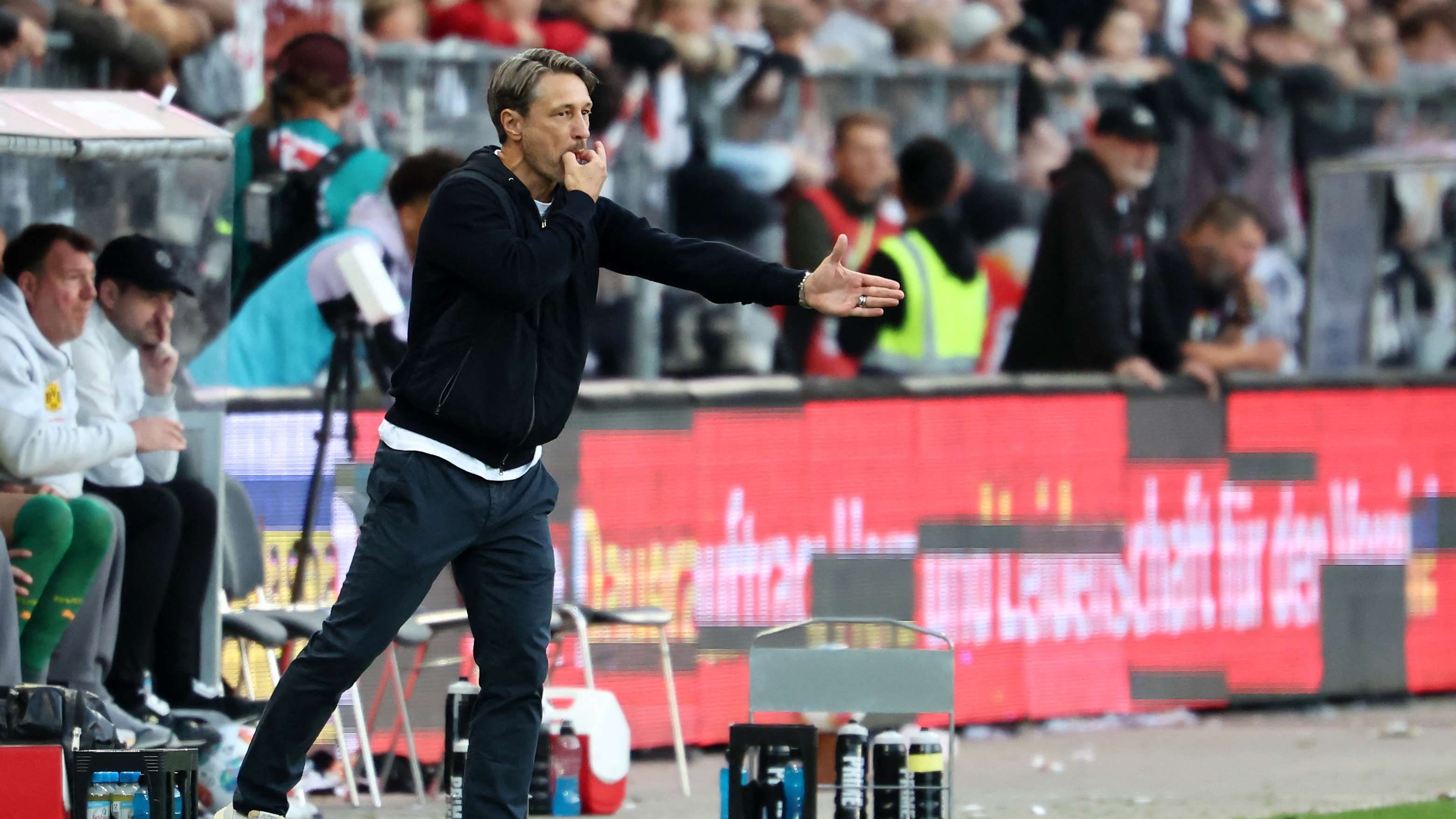 FBL-GER-BUNDESLIGA-ST PAULI-DORTMUND