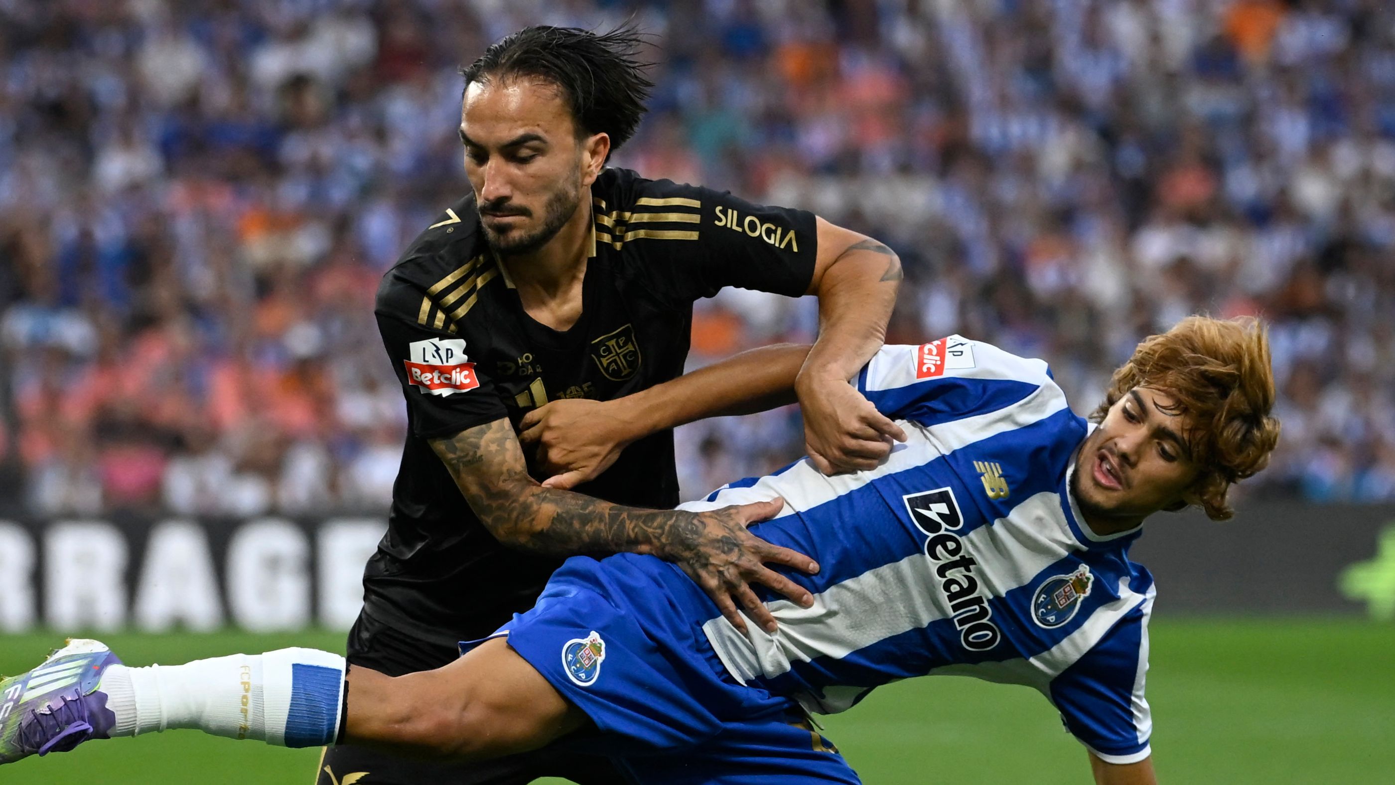 FBL-POR-LIGA-PORTO-CASA PIA