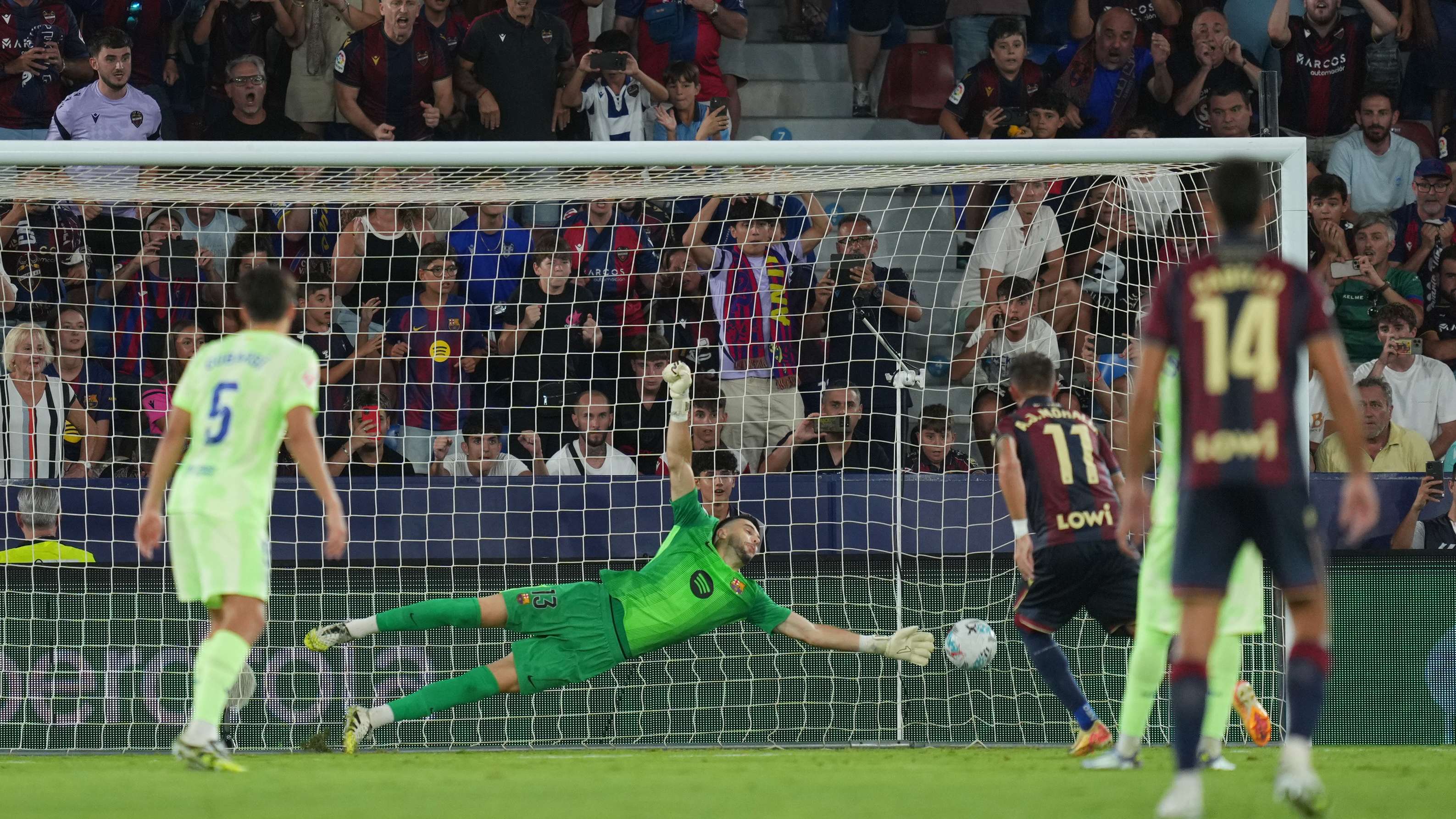 Levante UD v FC Barcelona - LaLiga EA Sports