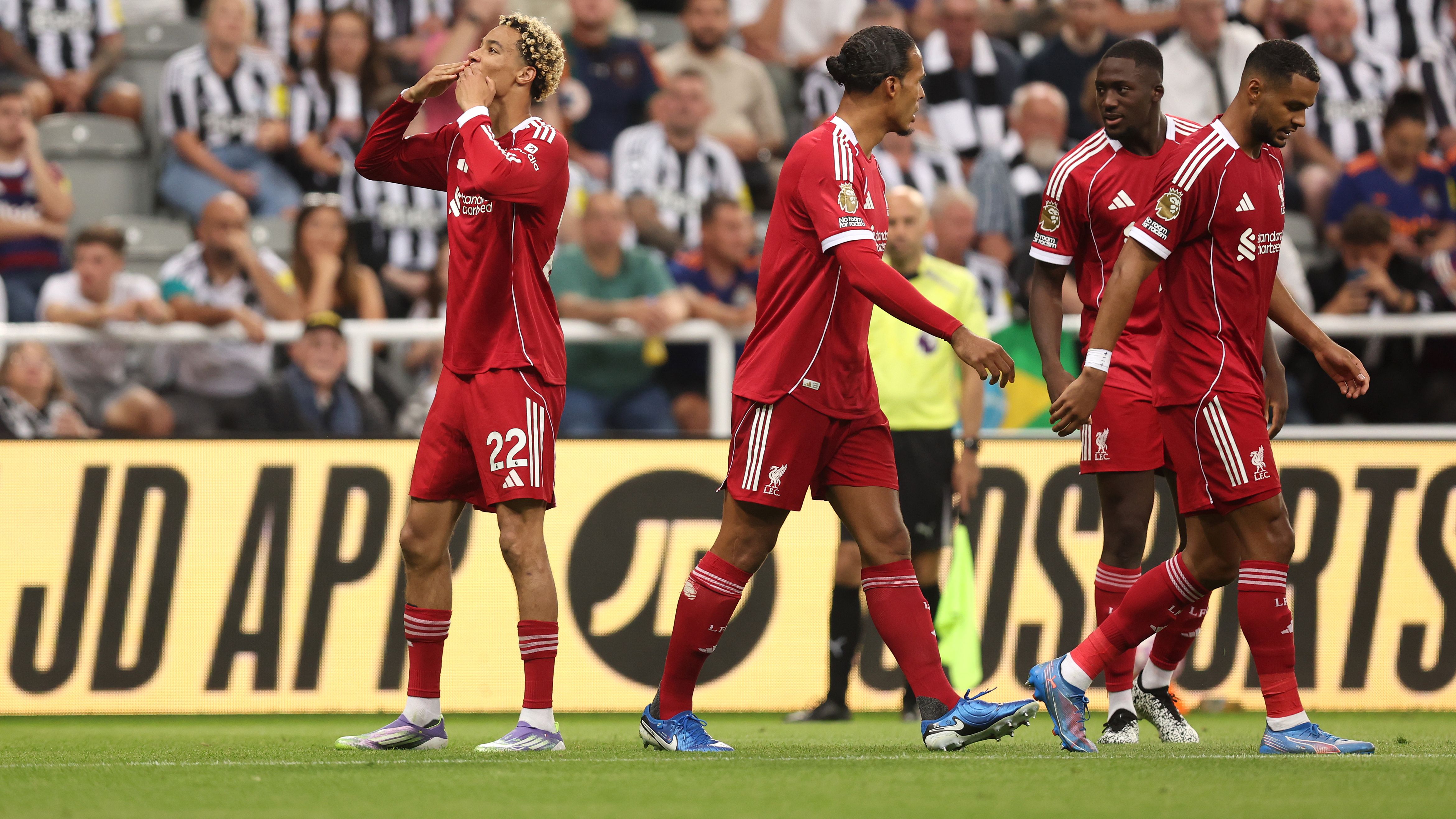 Newcastle United v Liverpool - Premier League