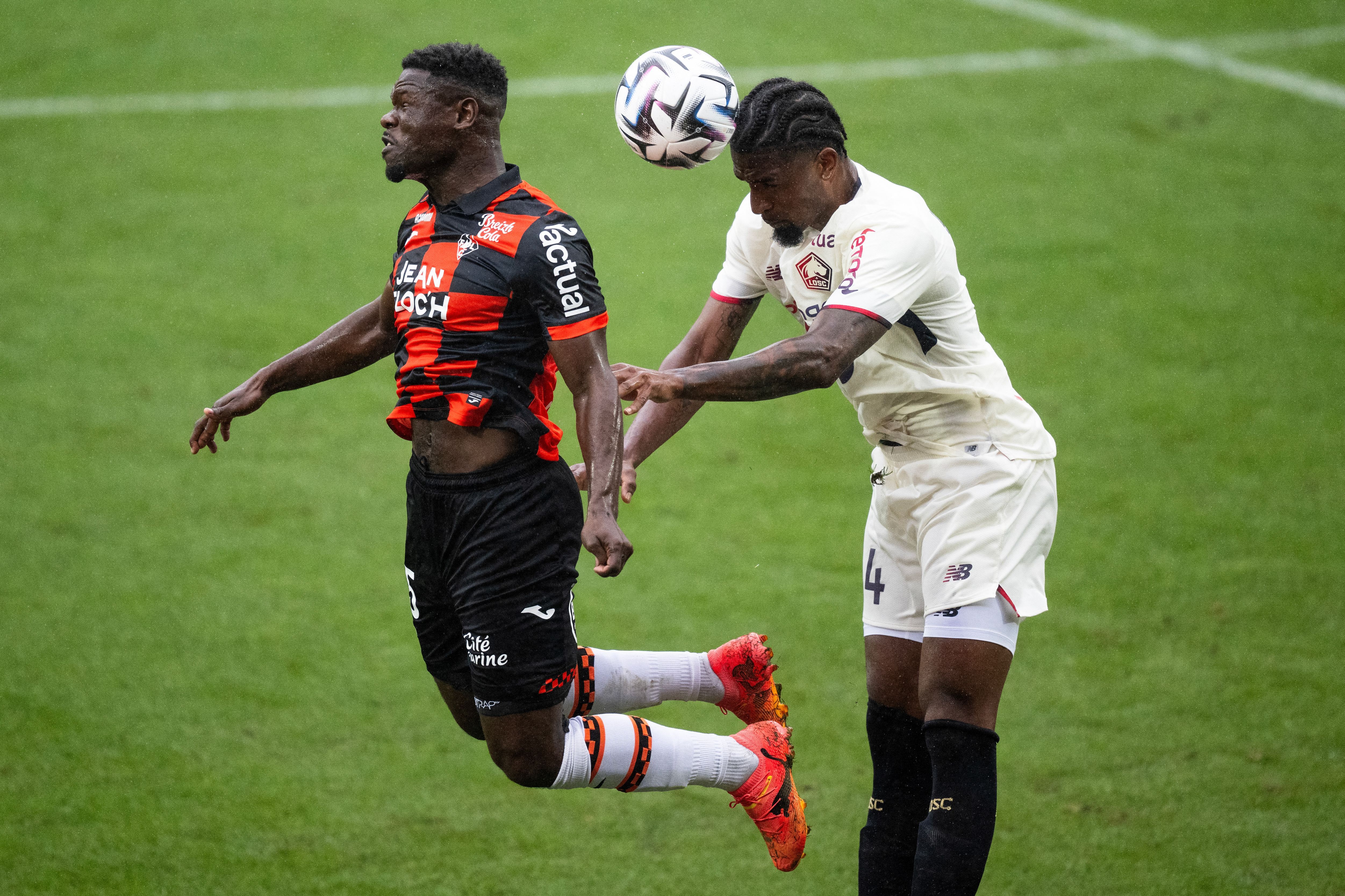 TOPSHOT-FBL-FRA-LIGUE1-LORIENT-LILLE