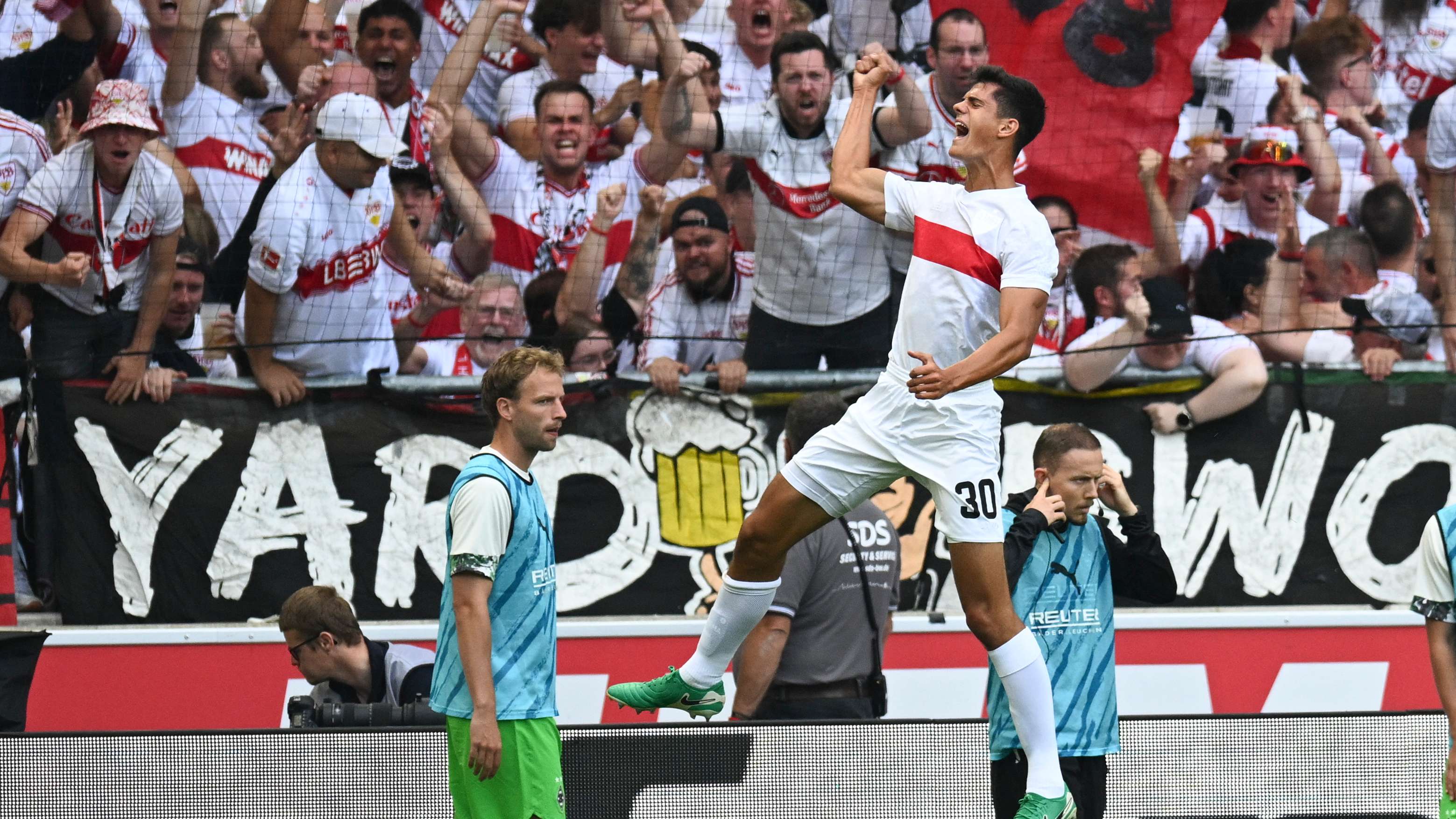 FBL-GER-BUNDESLIGA-STUTTGART-MOENCHENGLADBACH