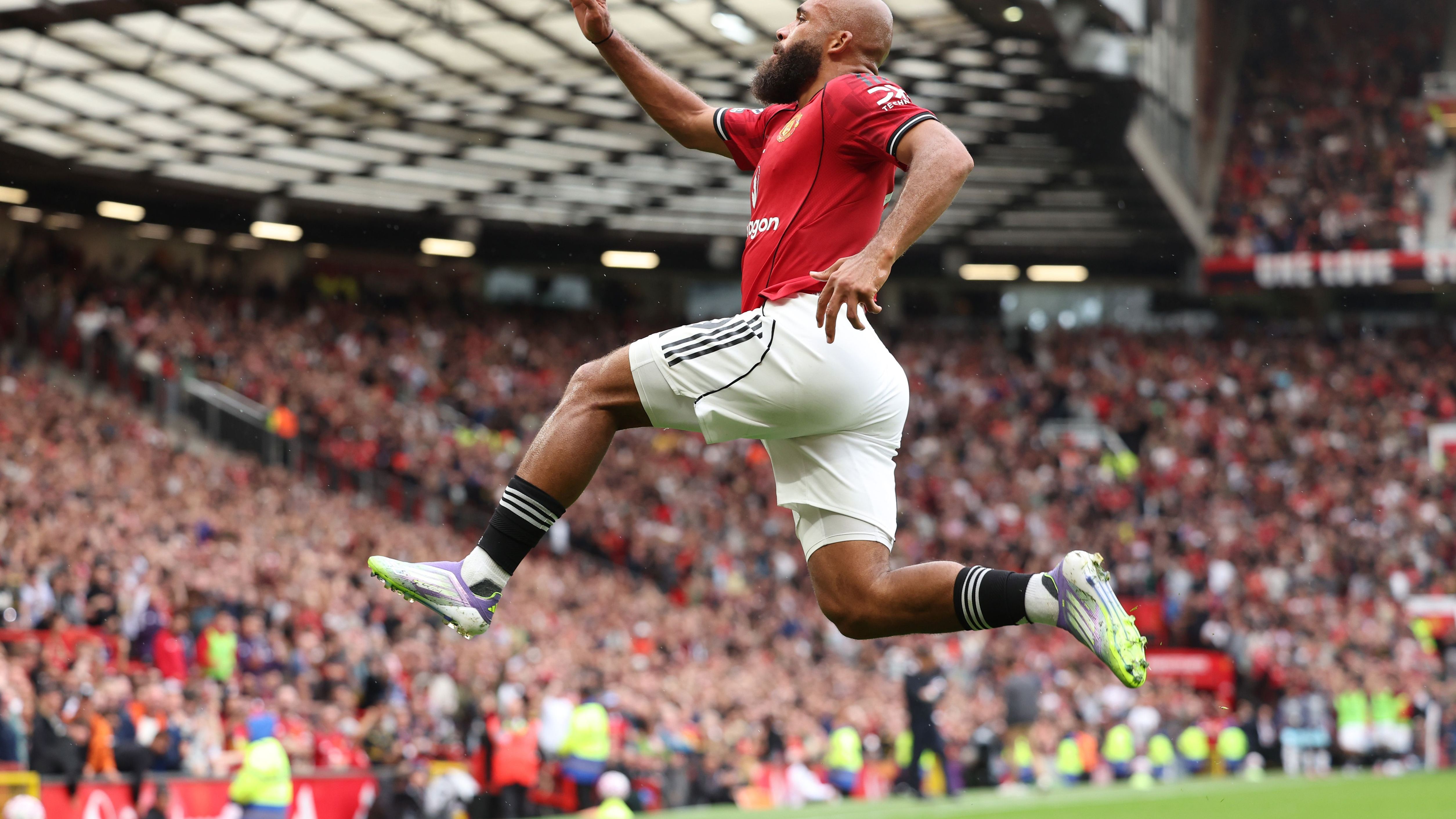 Manchester United v Burnley - Premier League