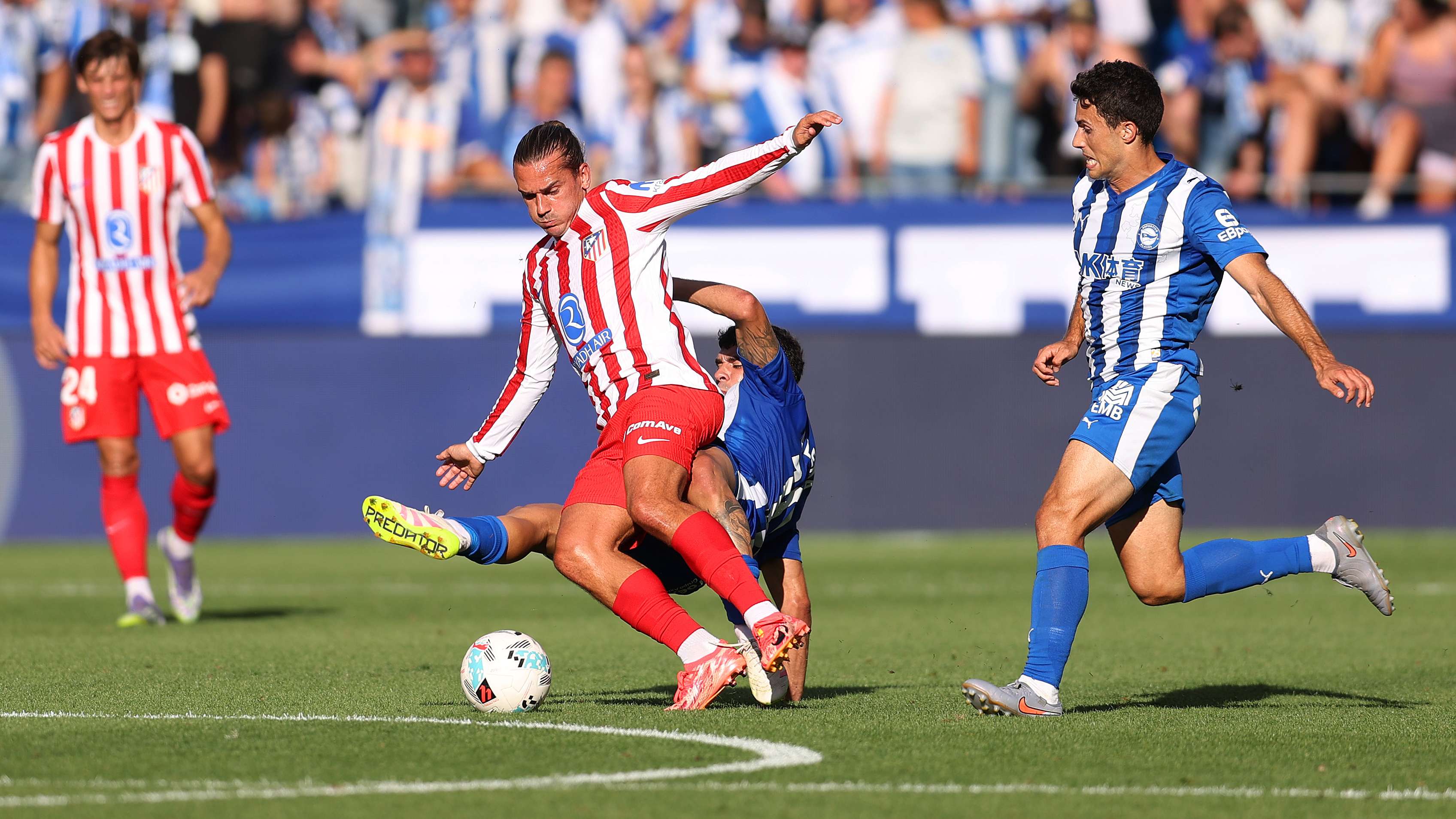 Deportivo Alaves v Atletico de Madrid - LaLiga EA Sports