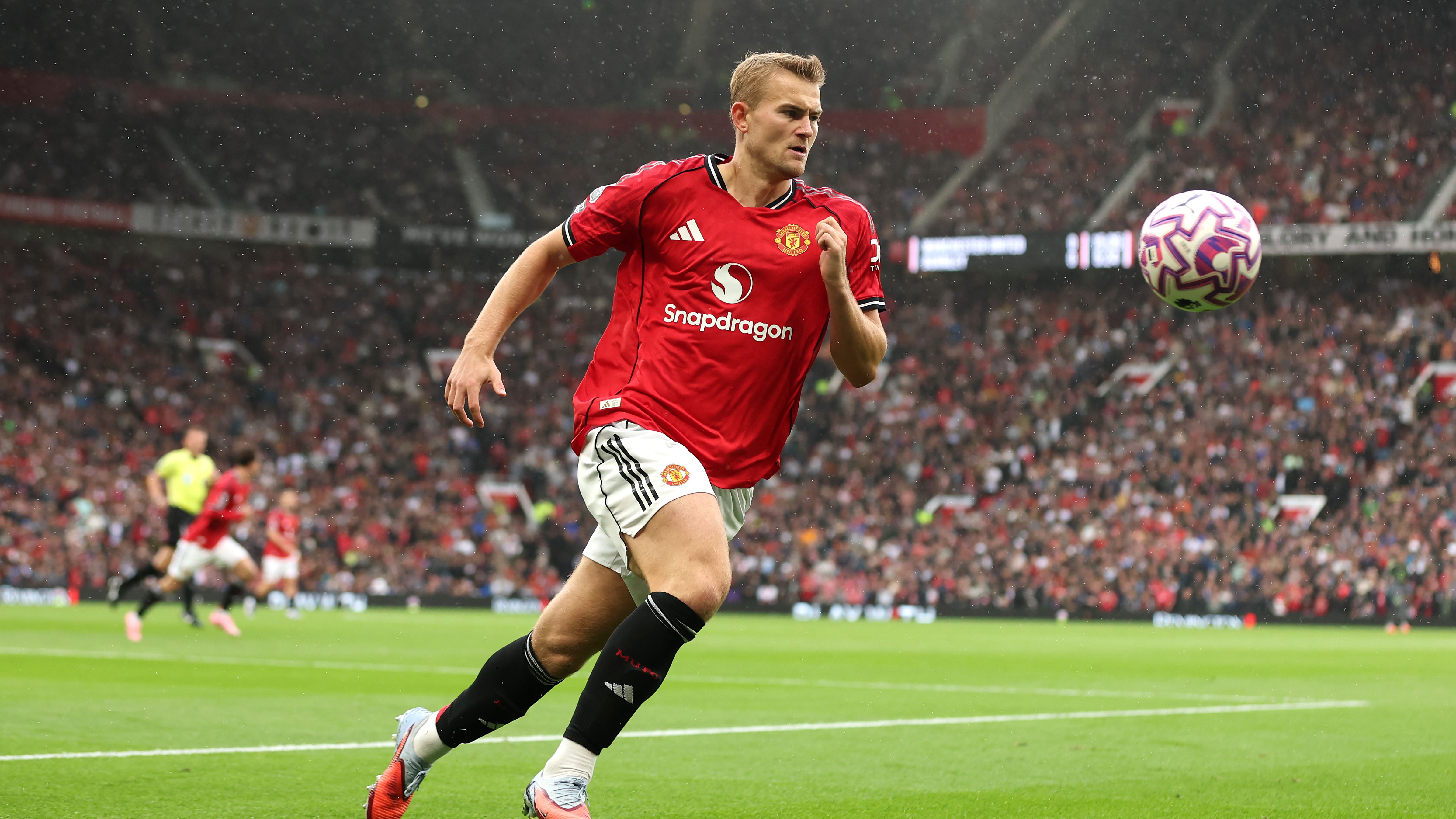 Manchester United v Burnley - Premier League