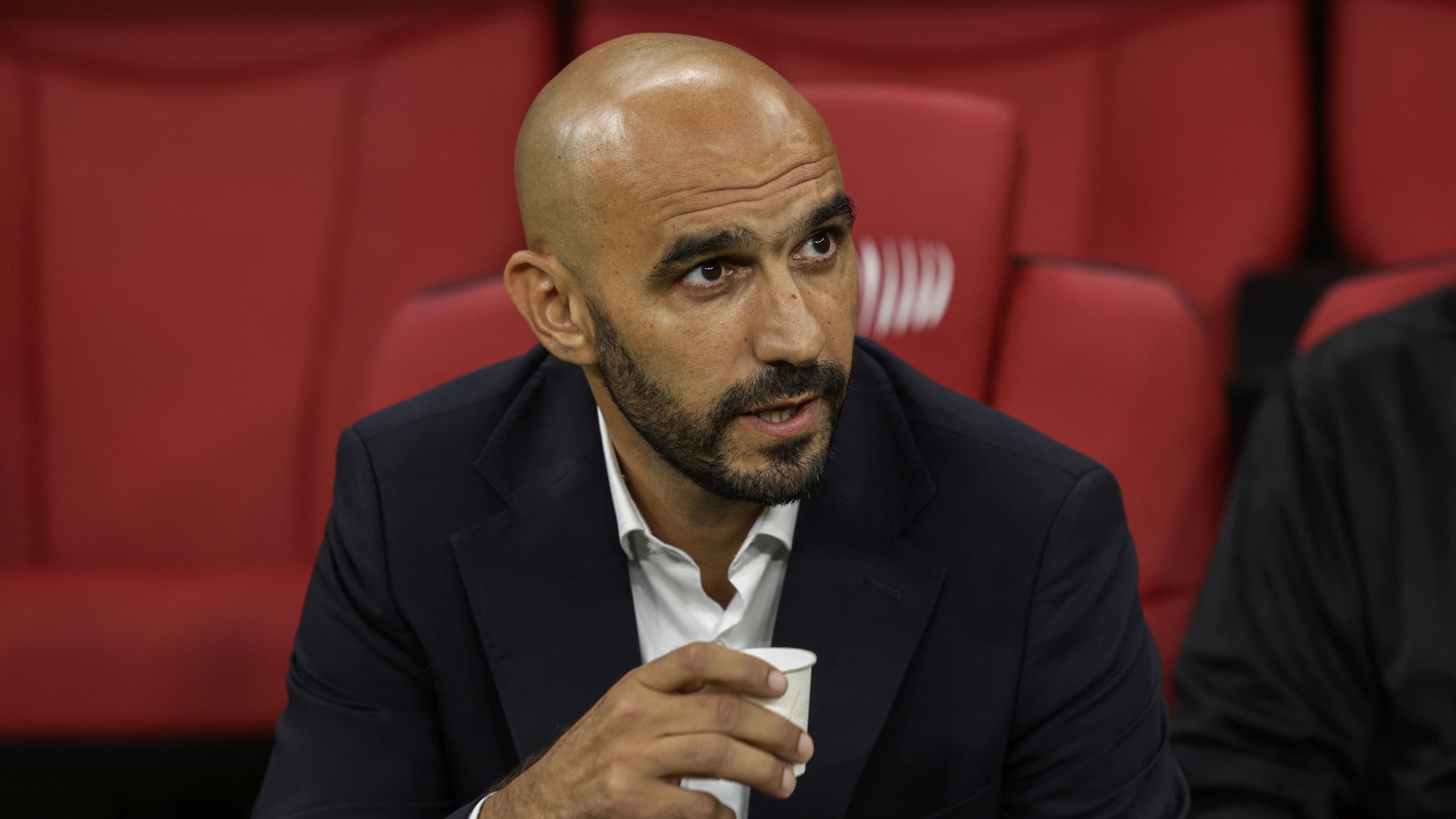 الركراكي يرفض العروض العربية ويصر على التدريب في أوروبا بعد رحيله عن المنتخب المغربي