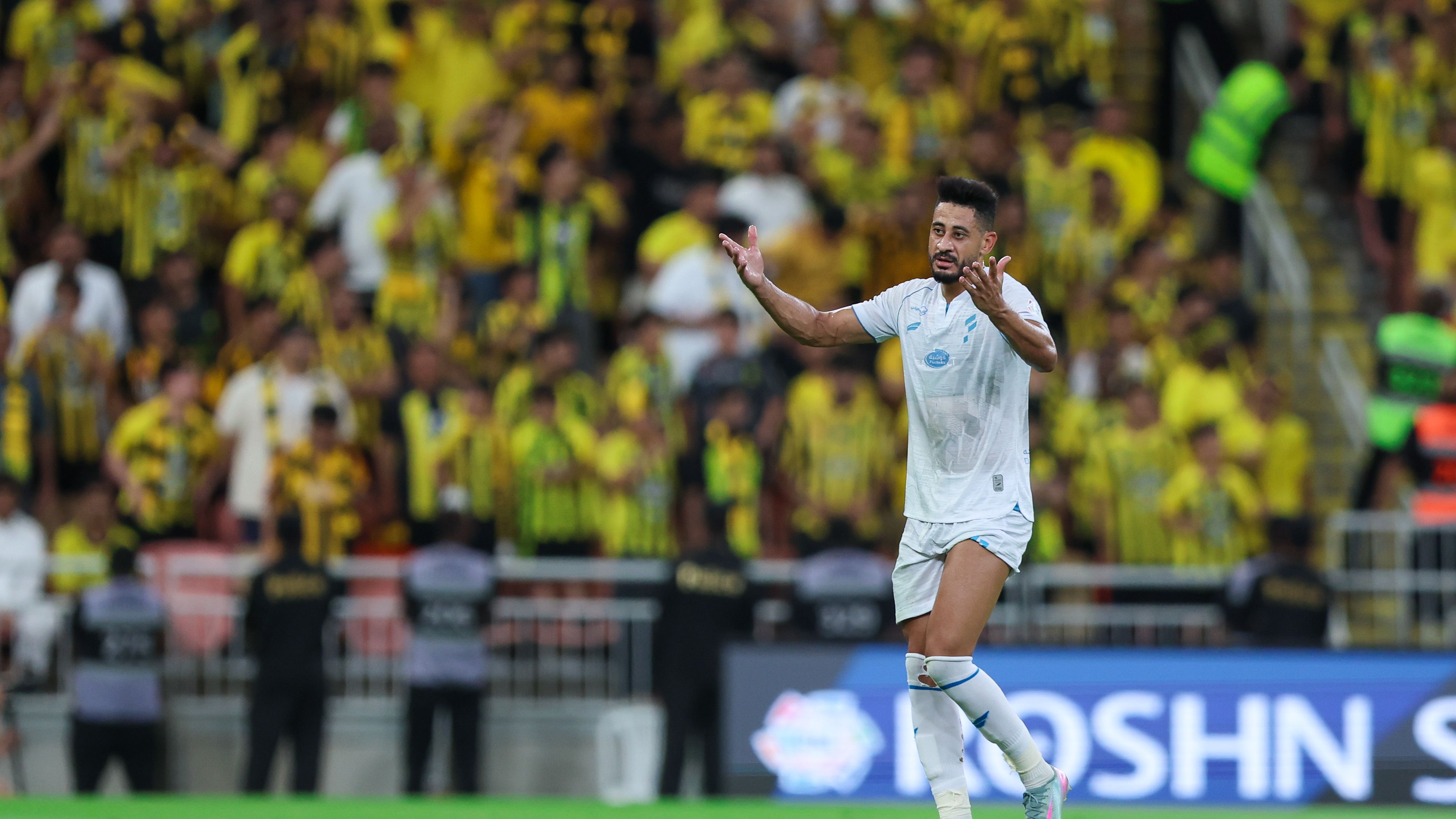 الخليج يكرر سيناريو الهلال القاسي.. ومراد باتنا يزاحم الكبار