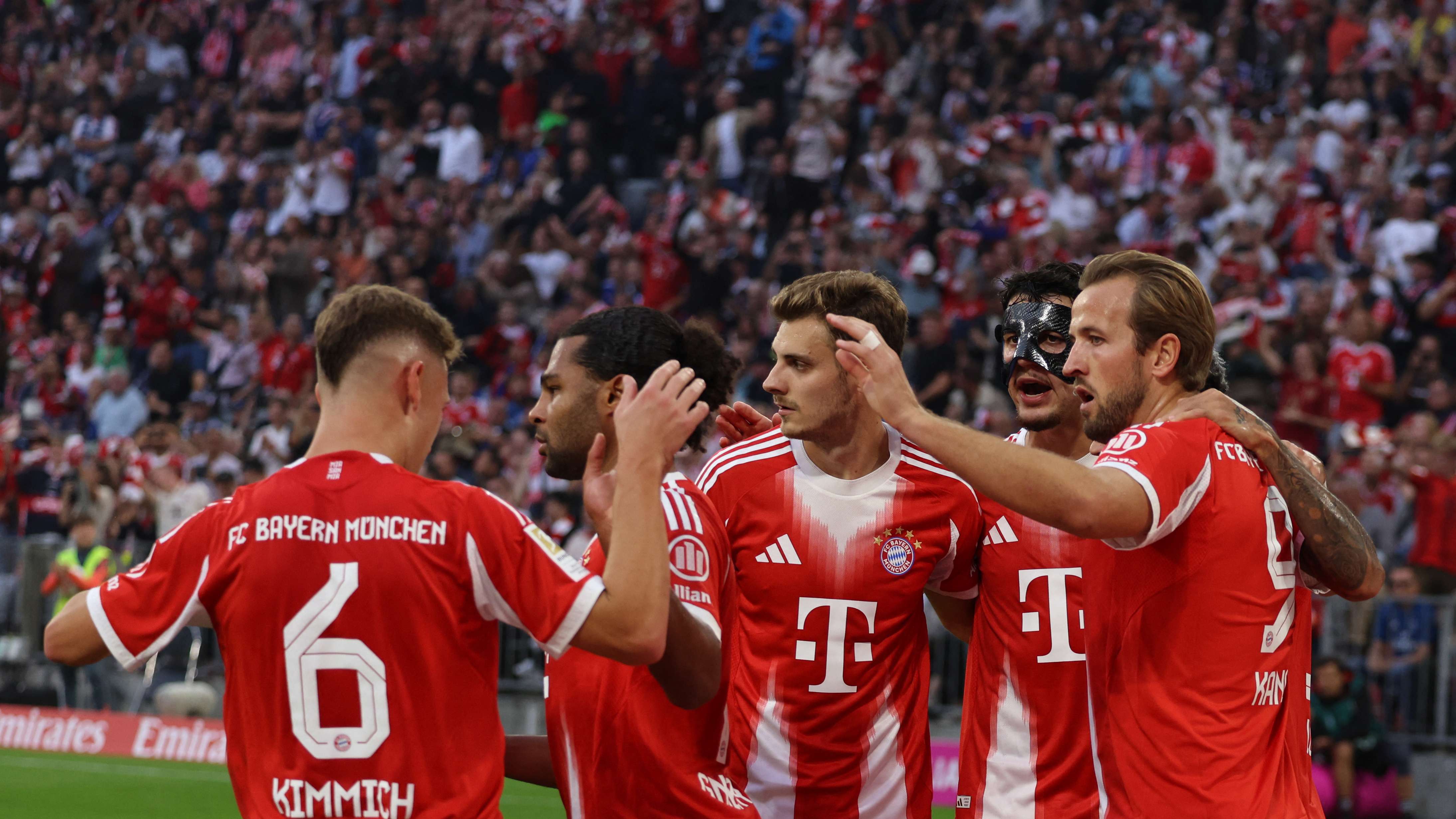 FBL-GER-BUNDESLIGA-MUNICH-HAMBURG