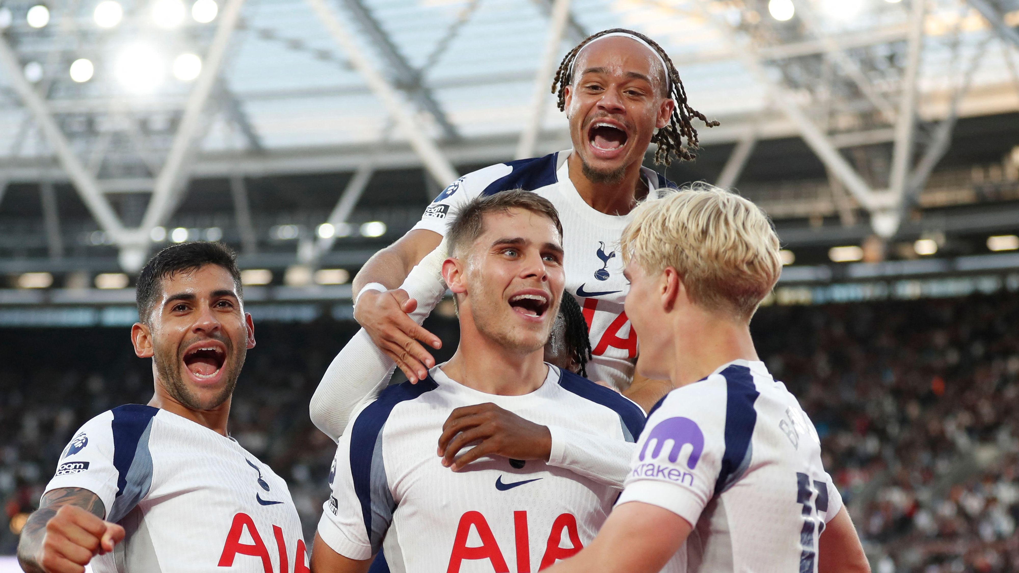 TOPSHOT-FBL-ENG-PR-WEST HAM-TOTTENHAM