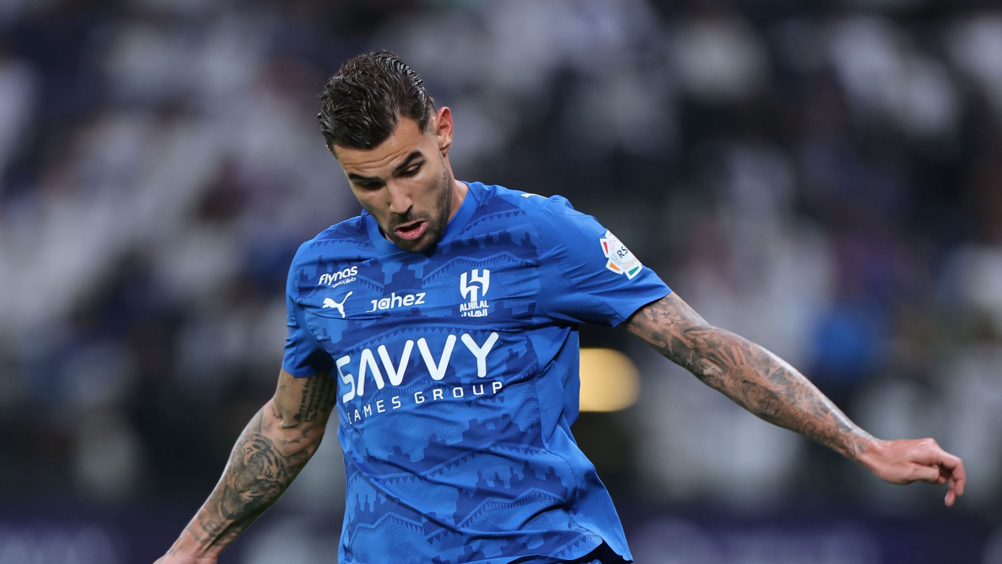 ثيو هيرنانديز يعاقب أهلي جدة ببصمته الأولى في الدوري السعودي