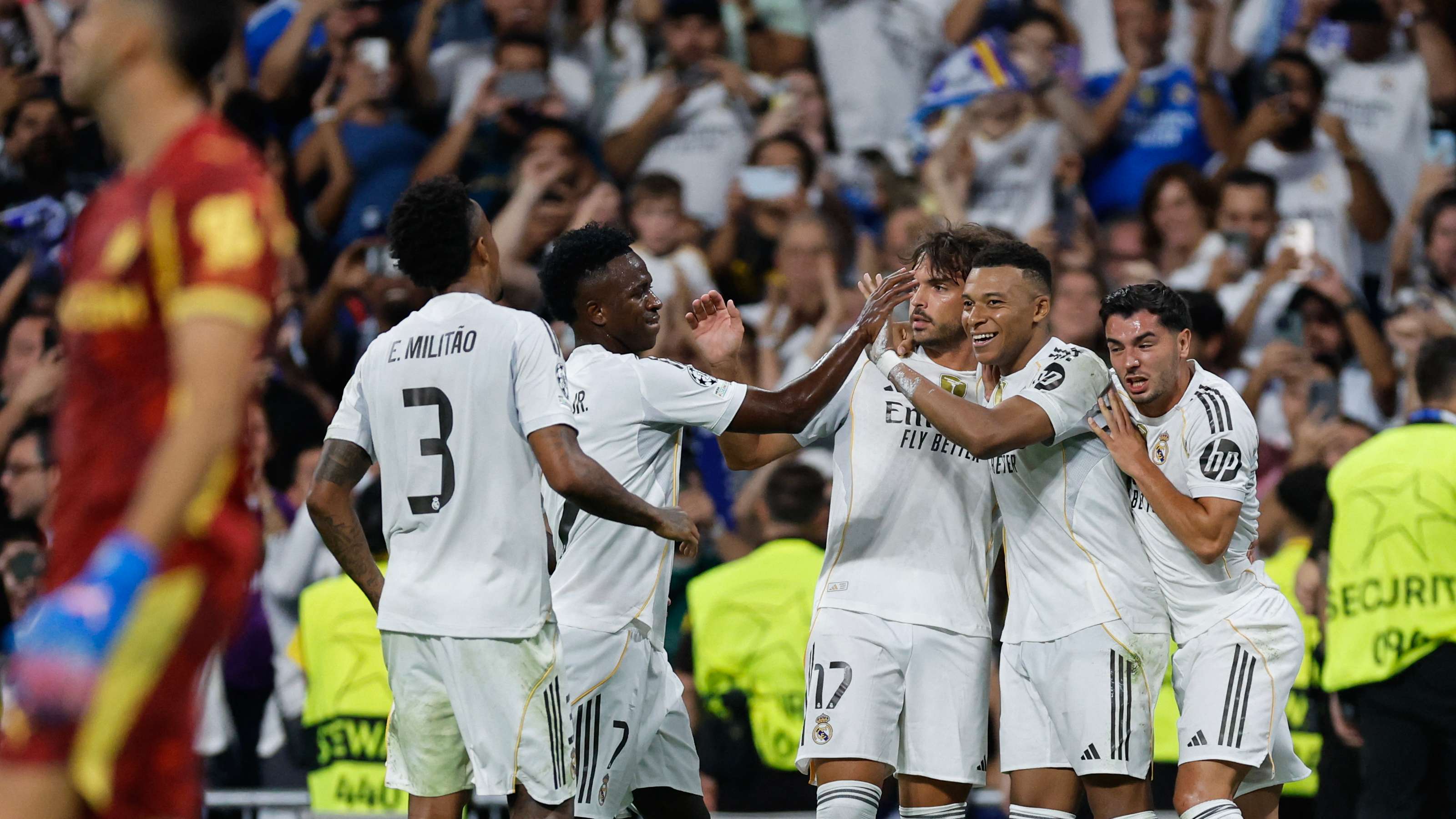 TOPSHOT-FBL-EUR-C1-REAL MADRID-MARSEILLE