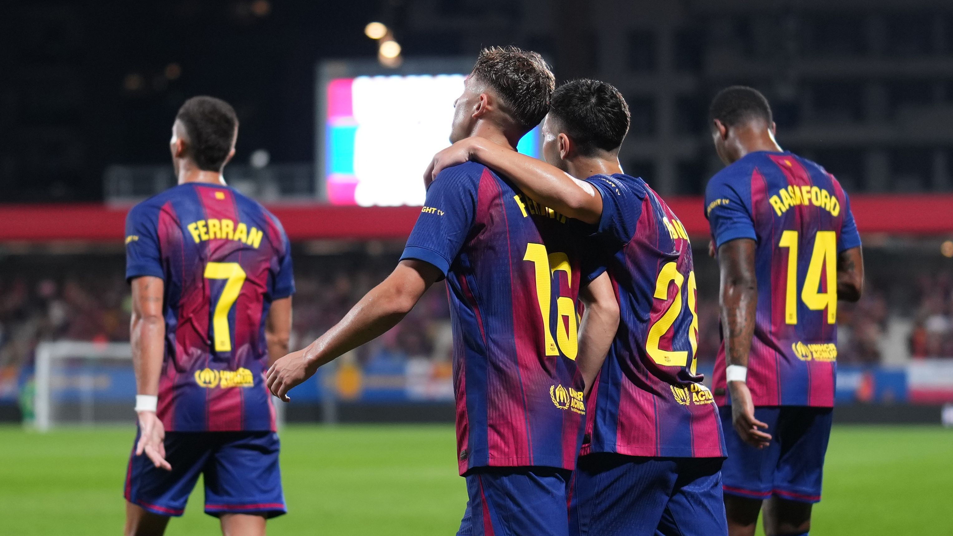 لاعب برشلونة يطلب مغادرة بعد اجتماع فليك