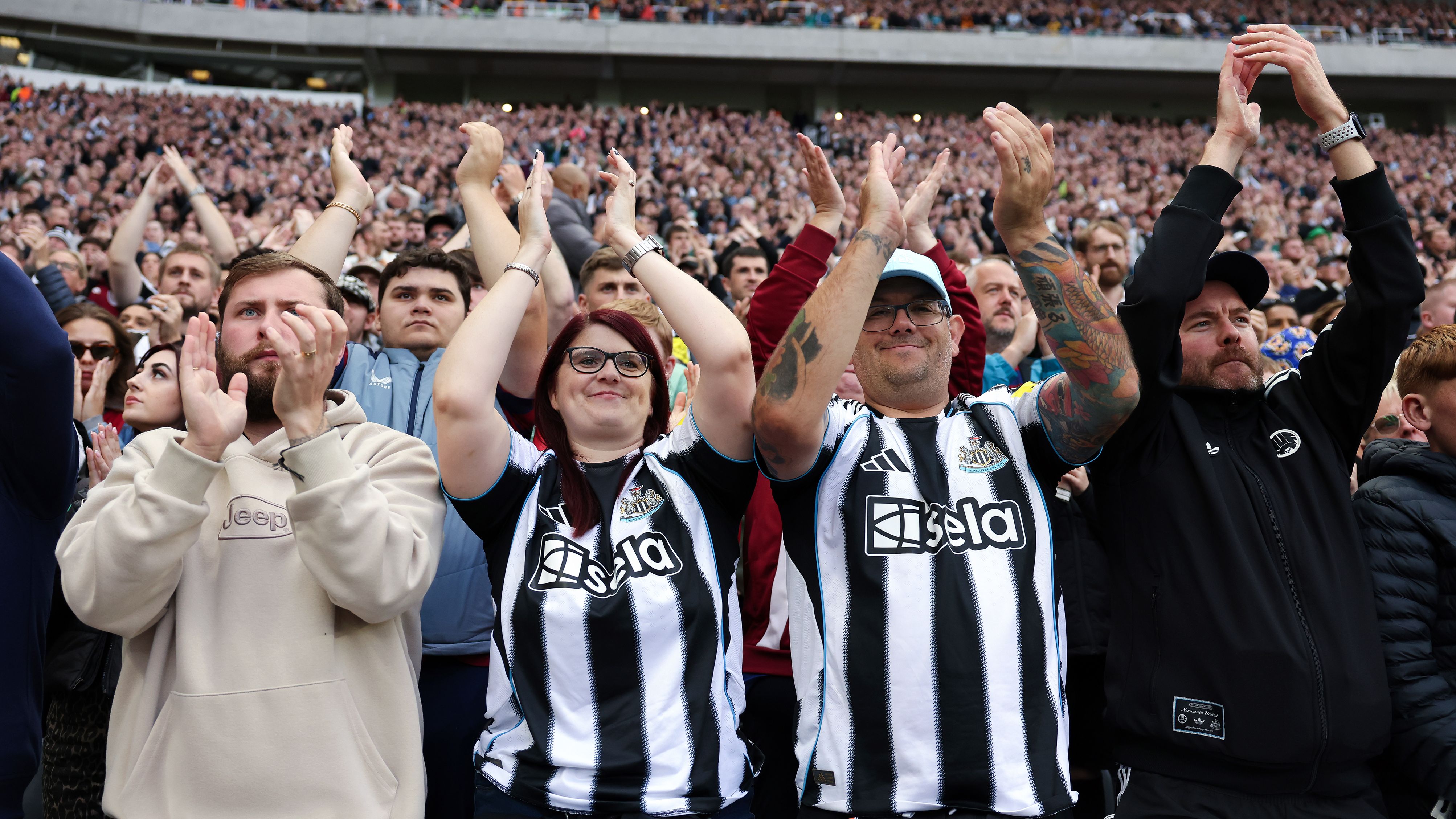 Newcastle United v Wolverhampton Wanderers - Premier League