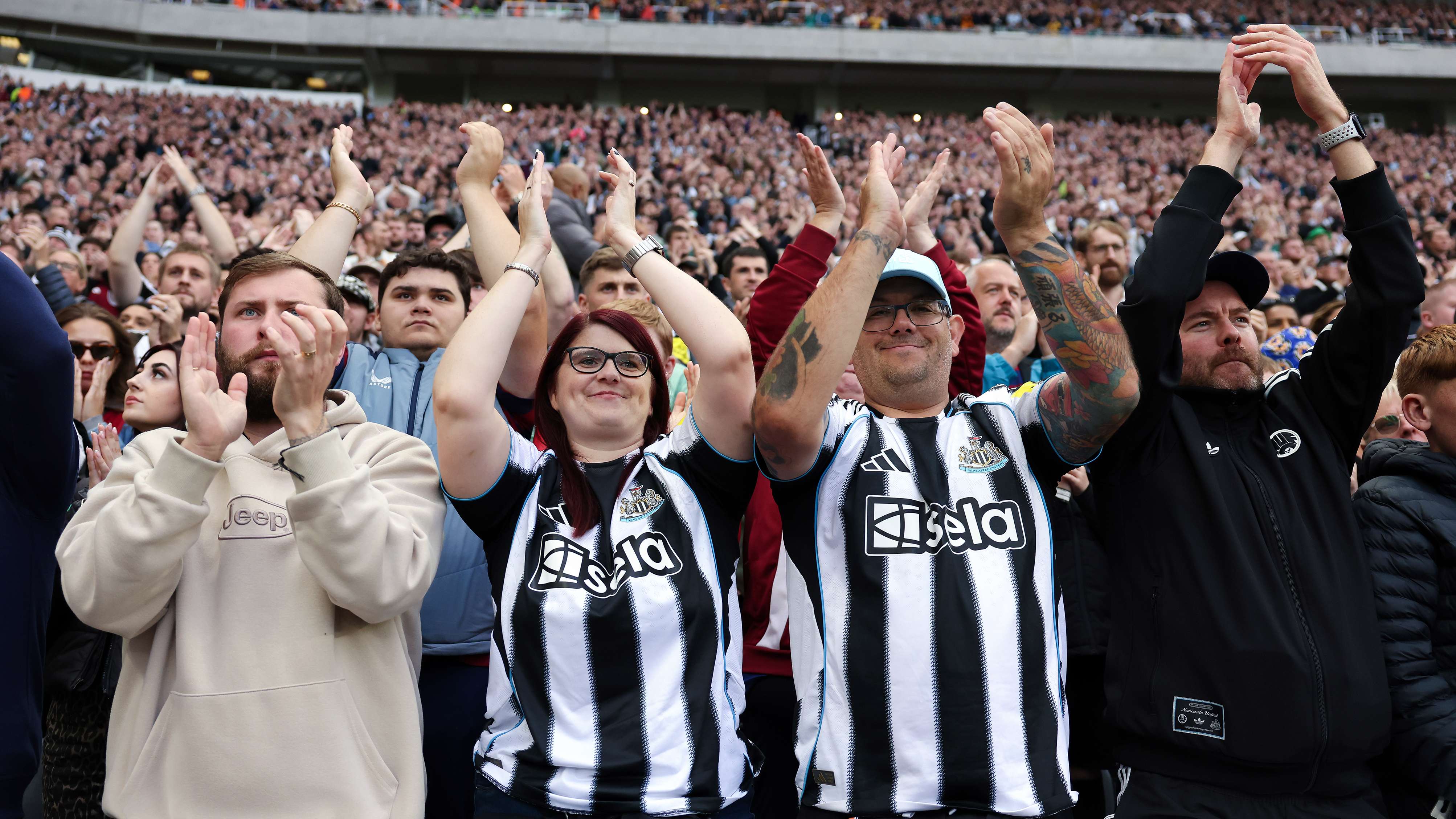 Newcastle United v Wolverhampton Wanderers - Premier League