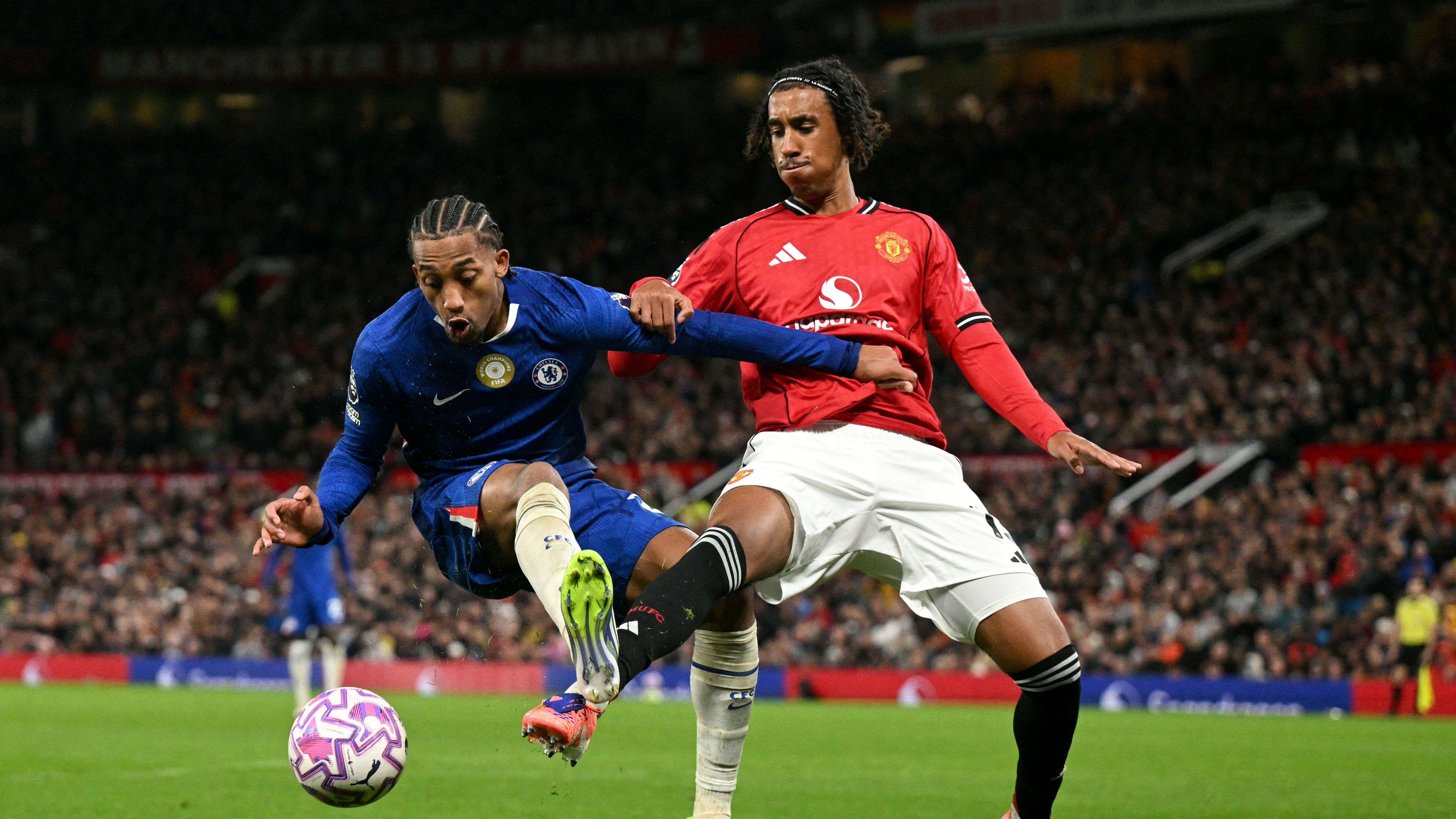 FBL-ENG-PR-MAN UTD-CHELSEA