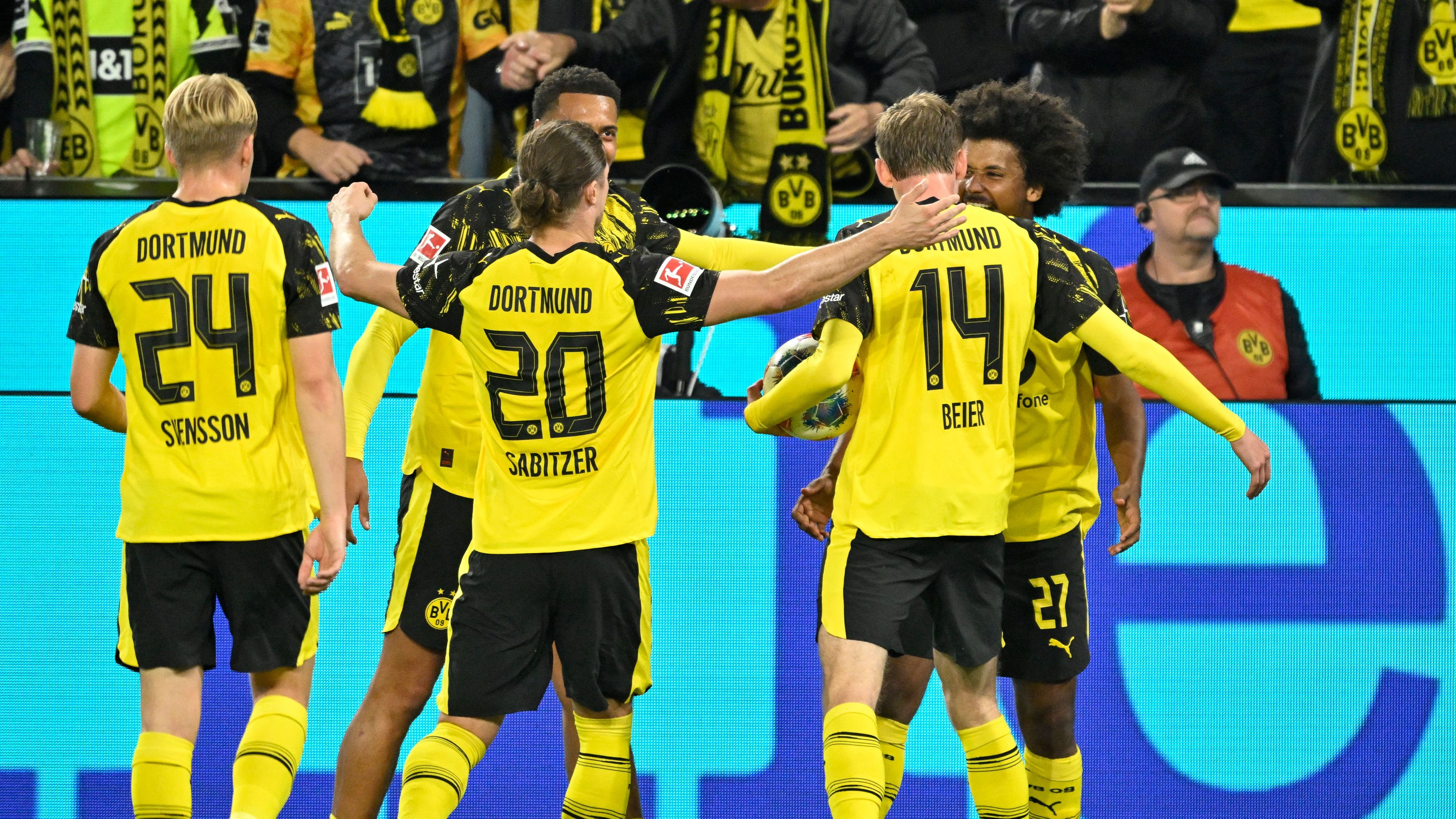 FBL-GER-BUNDESLIGA-DORTMUND-WOLFSBURG