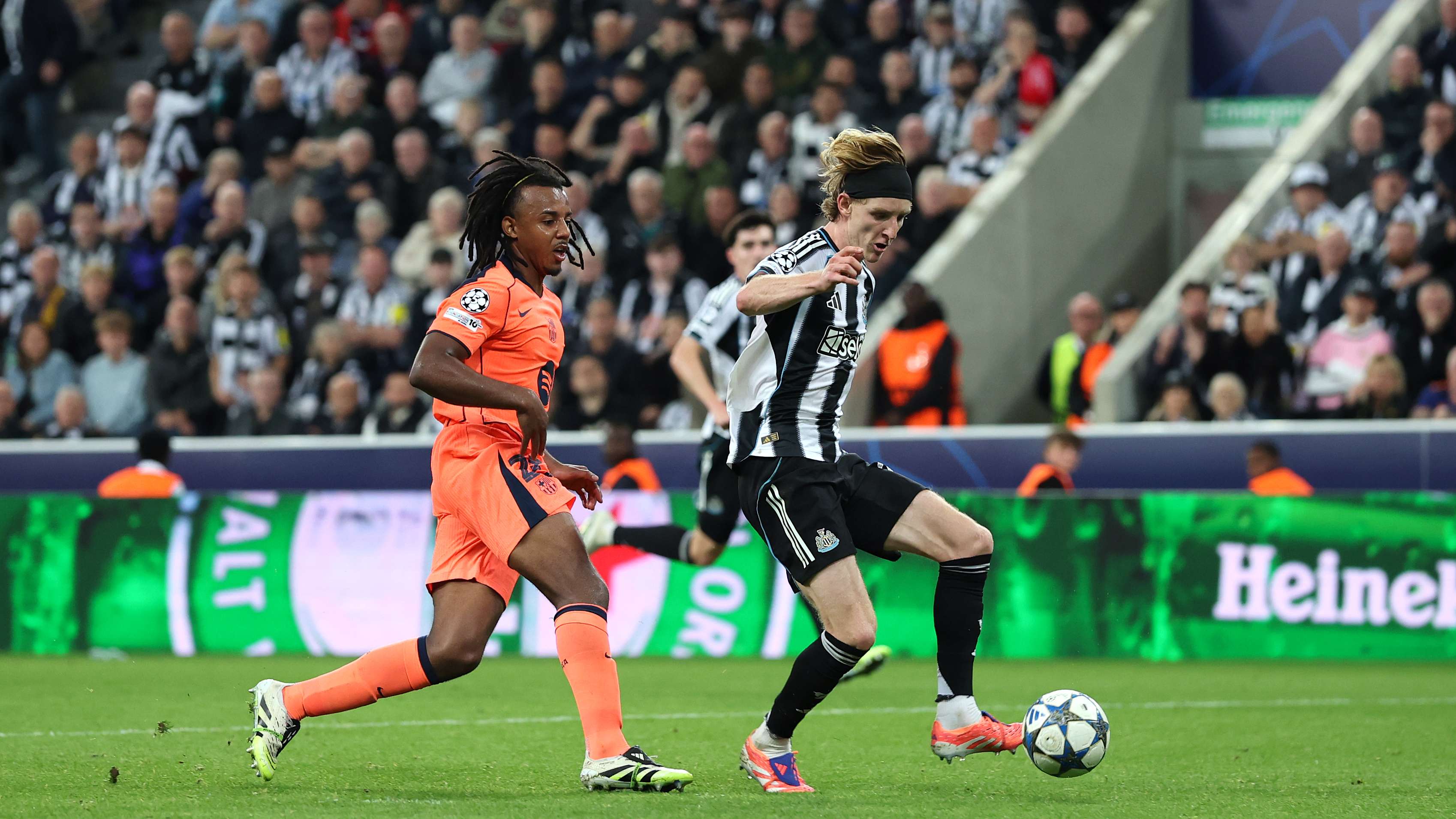 Newcastle United FC v FC Barcelona - UEFA Champions League 2025/26 League Phase MD1