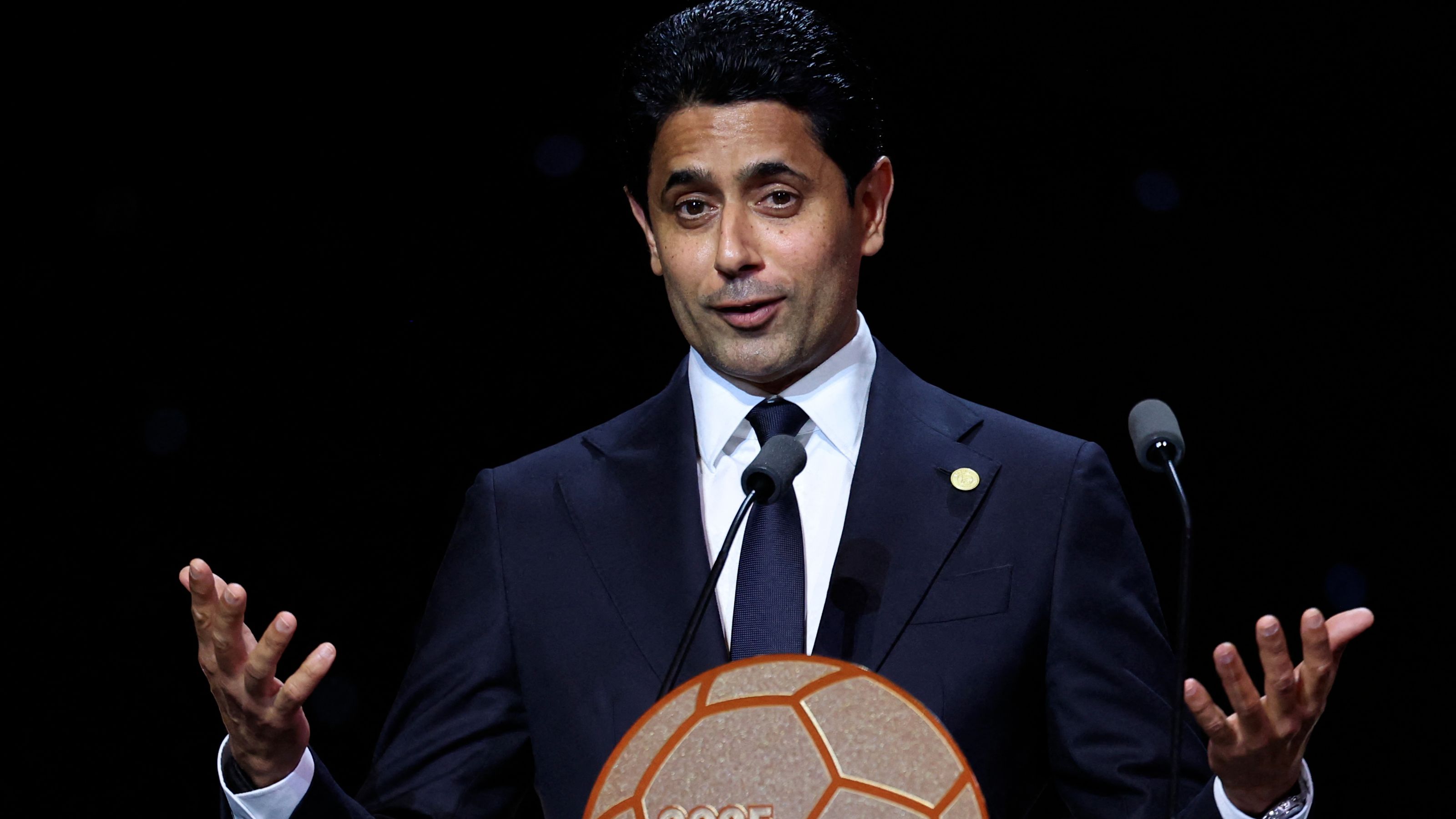 Nasser Al-Khelaïfi reçoit le prix du meilleur président de club 2025