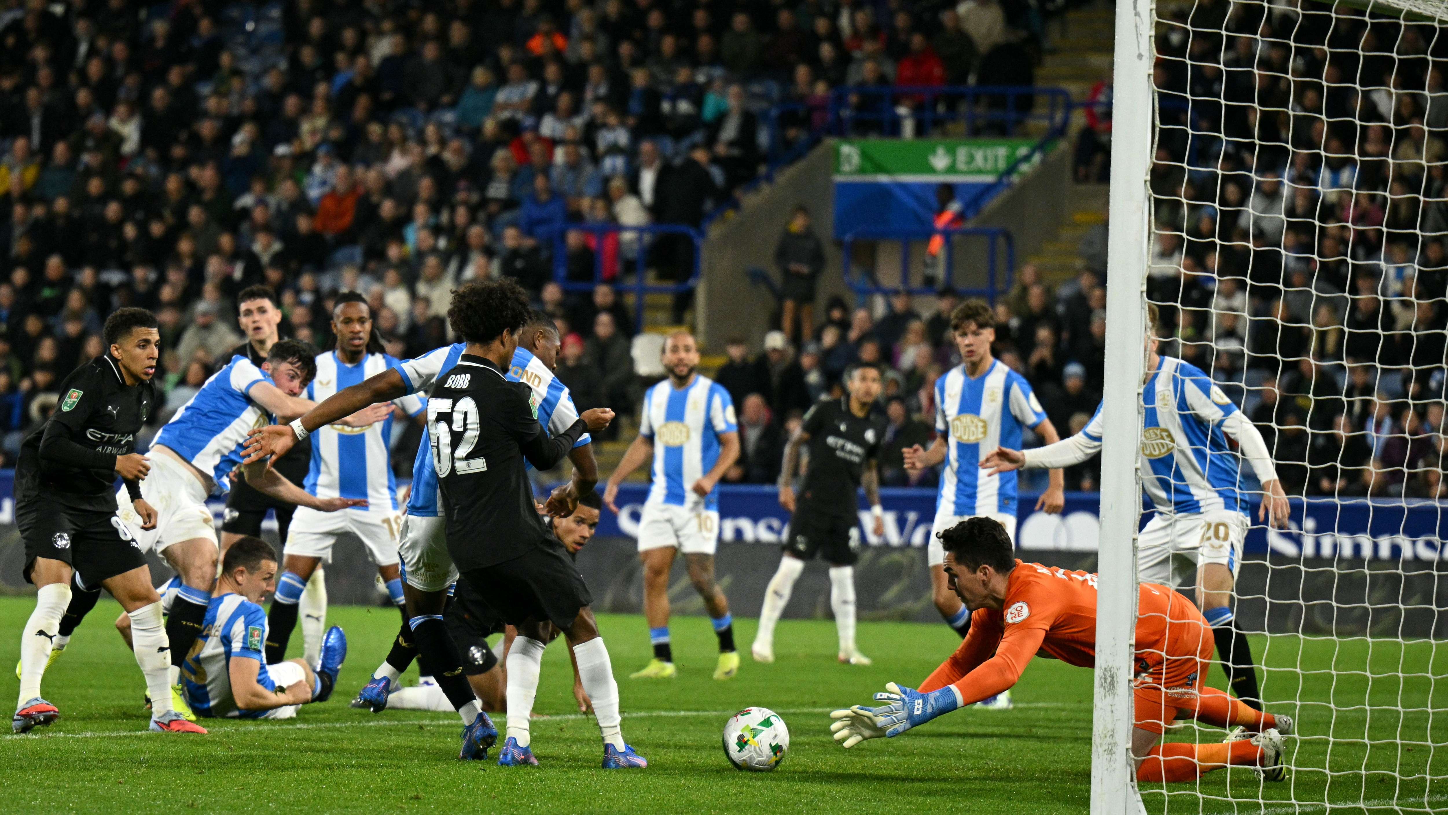 هدرسفيلد ضد مانشستر سيتي