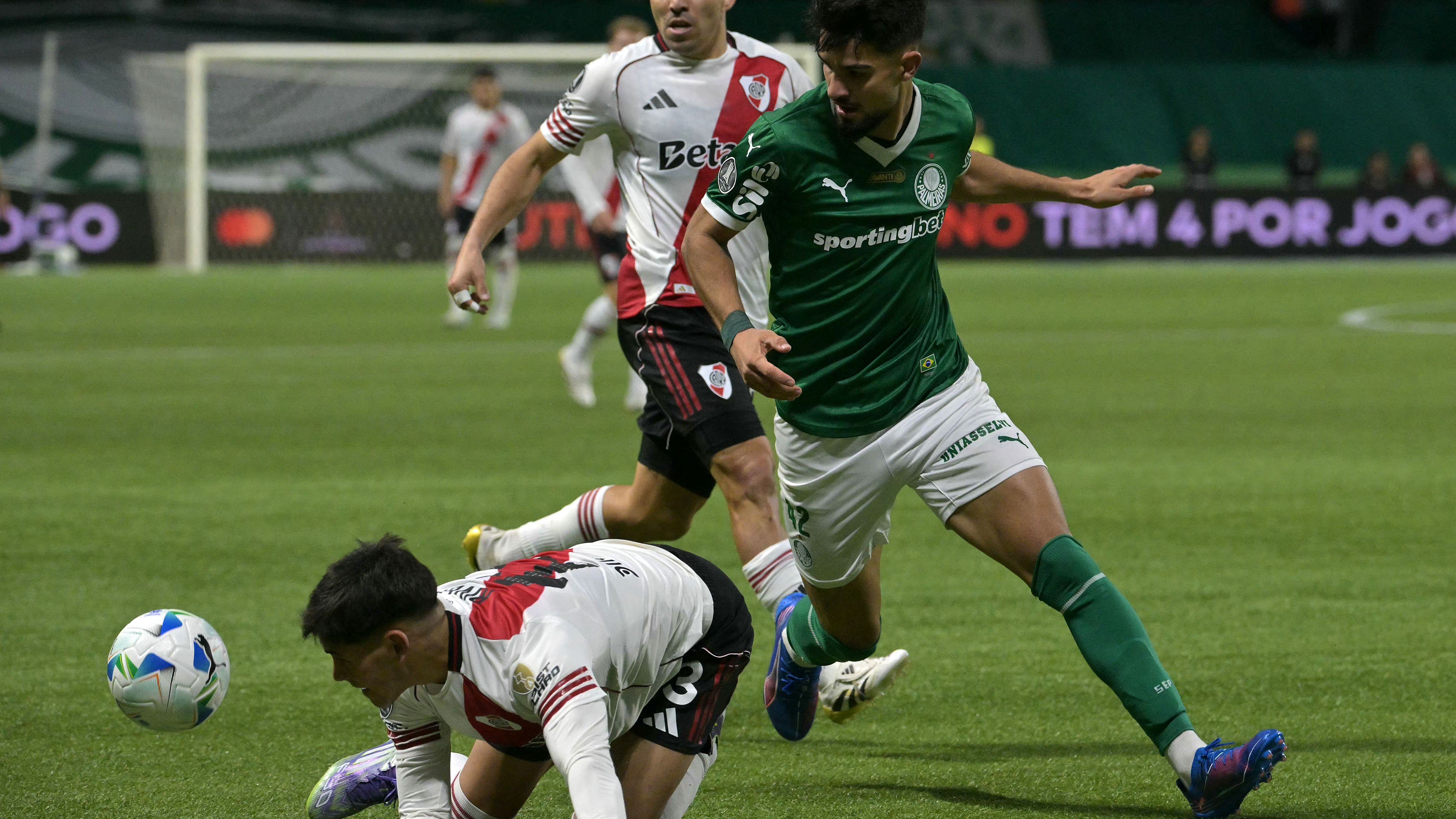 FBL-LIBERTADORES-PALMEIRAS-RIVER
