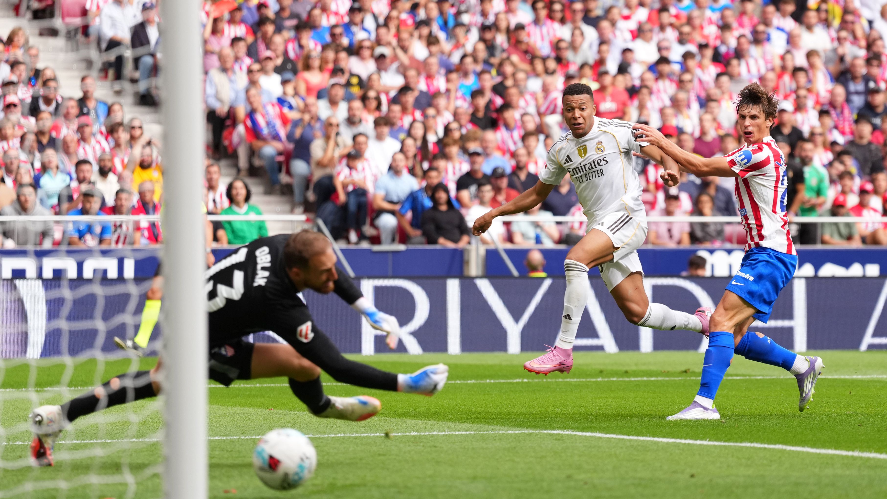 Atletico de Madrid v Real Madrid CF - LaLiga EA Sports