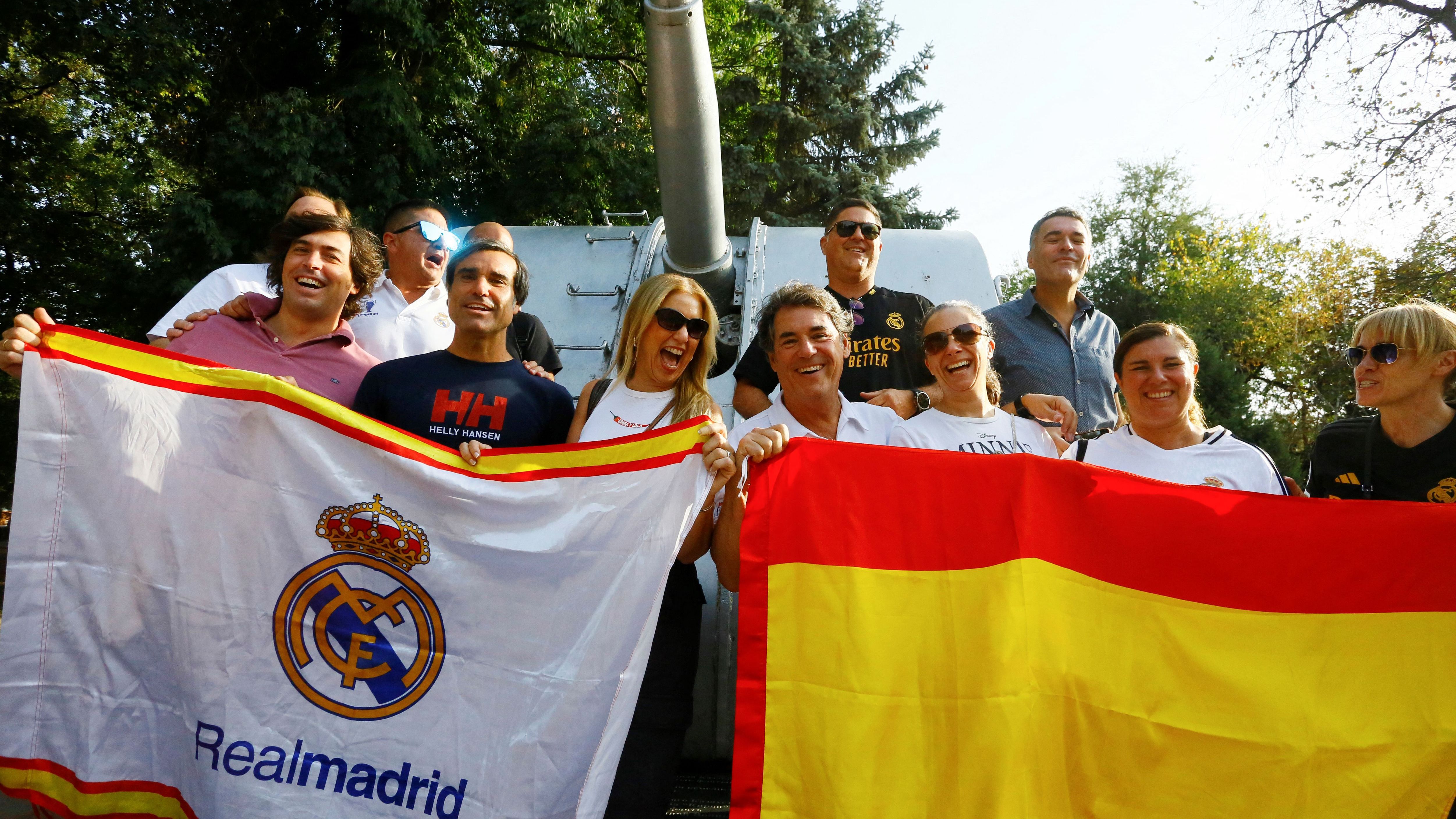 صورة.. ريال مدريد يزيح الستار رسميًا عن قميصه الثالث